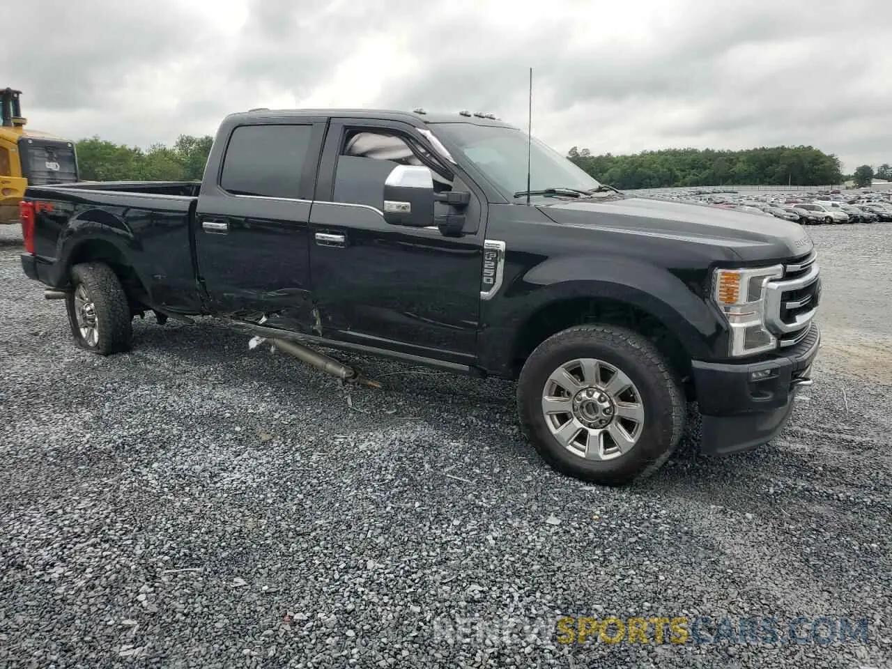 4 Photograph of a damaged car 1FT7W2BN6NED10052 FORD F250 2022