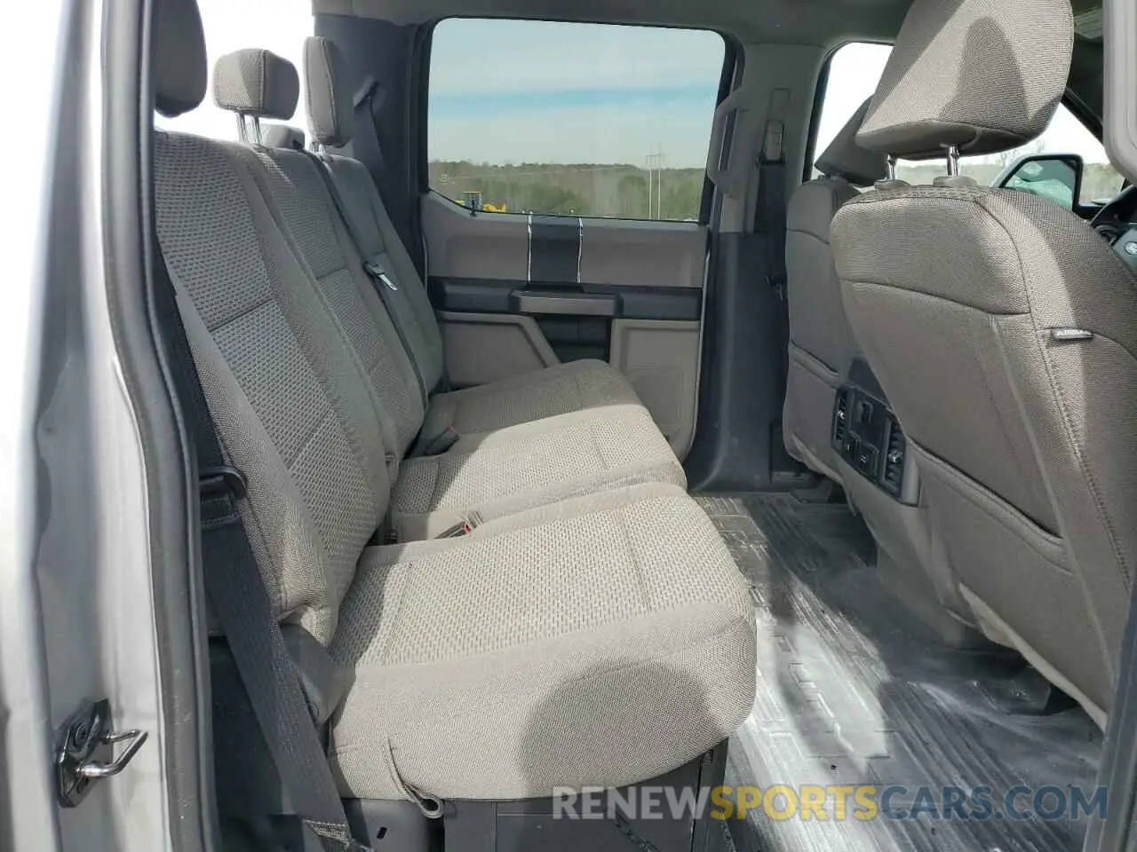 11 Photograph of a damaged car 1FT7W2BT0NEE89977 FORD F250 2022