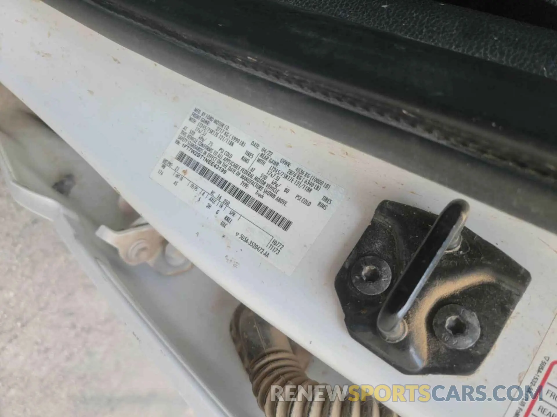 9 Photograph of a damaged car 1FT7W2BT1NEE43199 FORD F250 2022