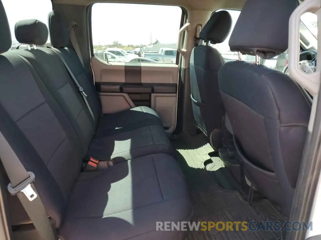 11 Photograph of a damaged car 1FT7W2BT6NED41171 FORD F250 2022