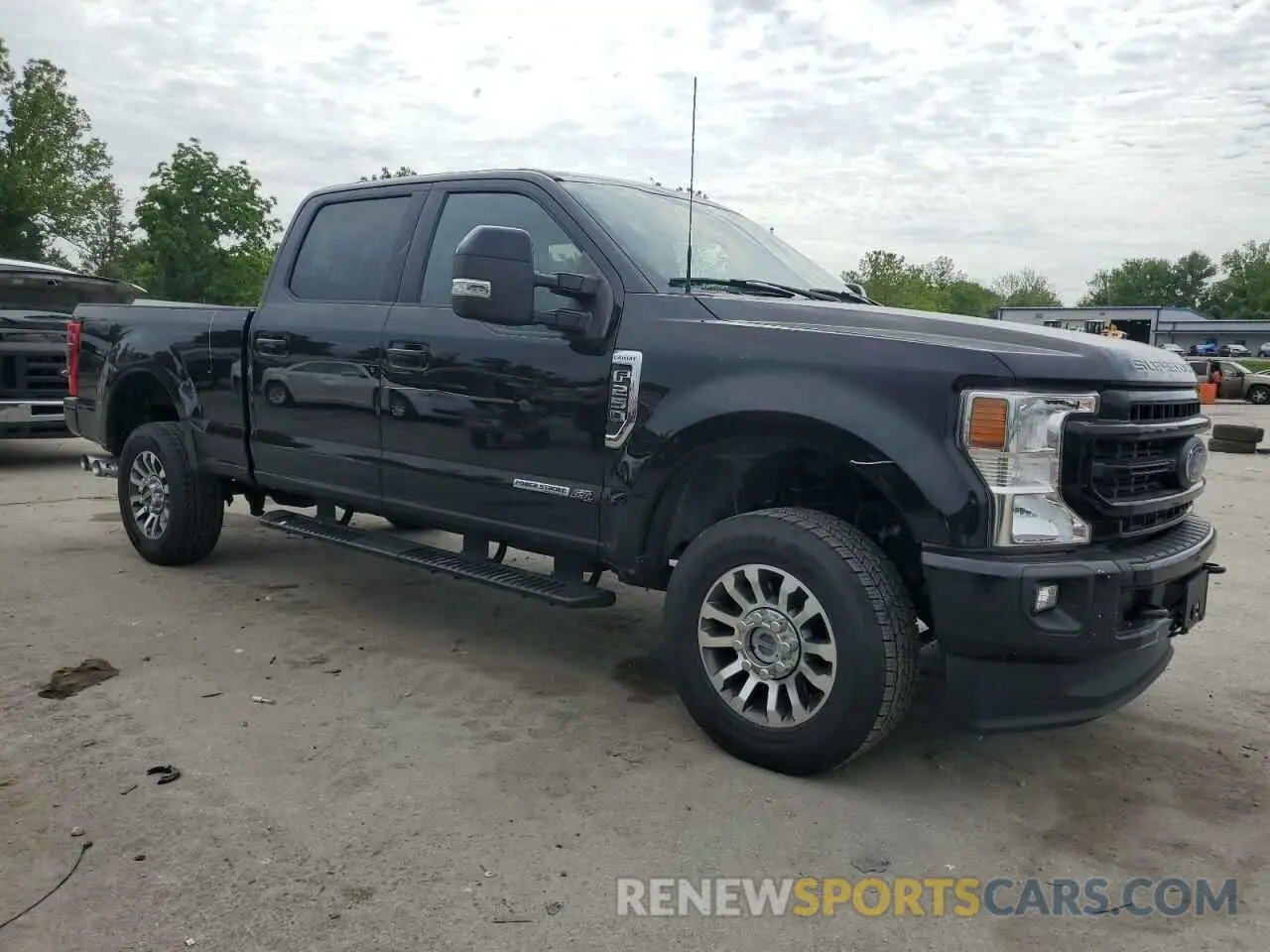 4 Photograph of a damaged car 1FT7W2BT7NED00032 FORD F250 2022