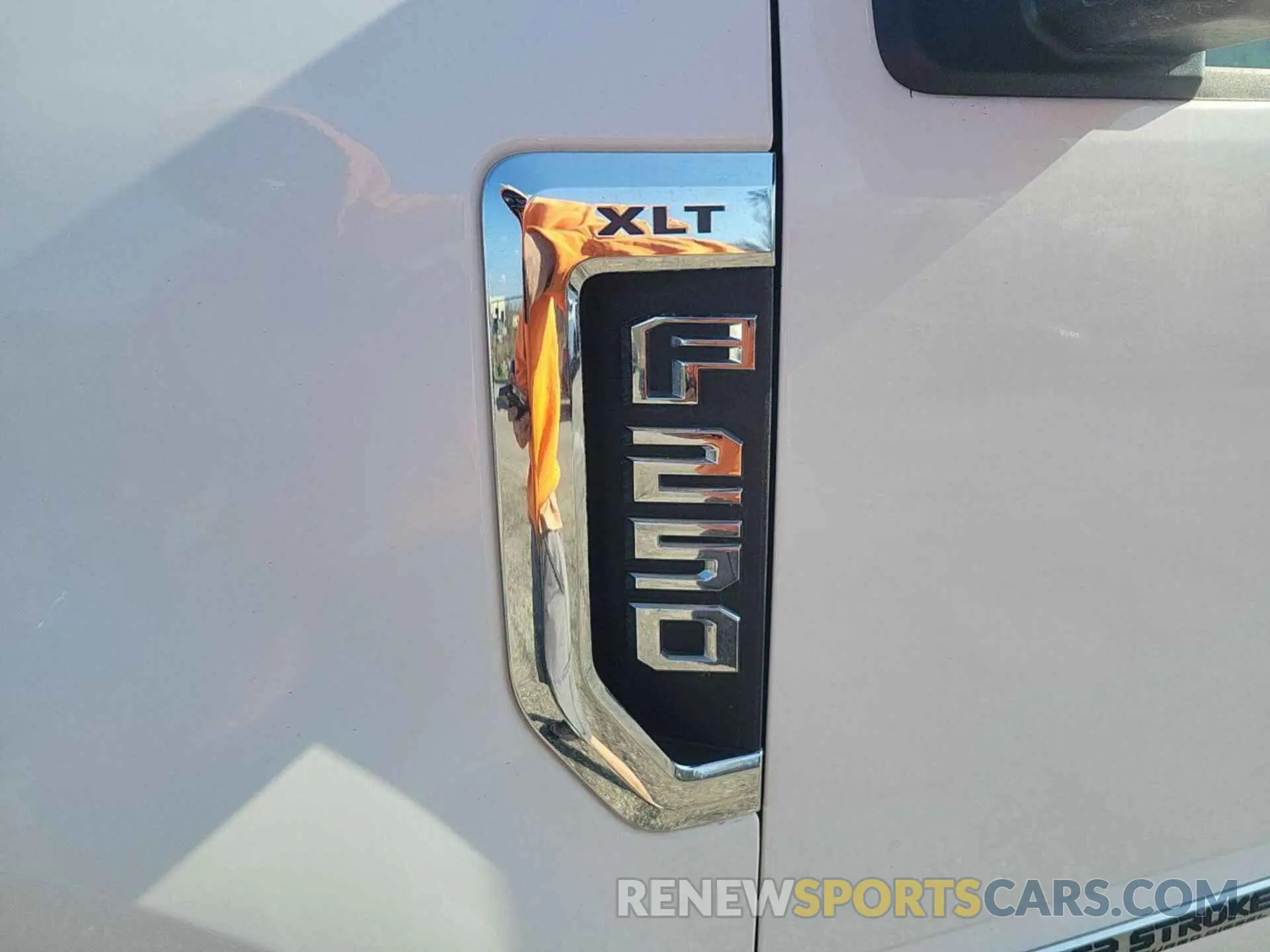 33 Photograph of a damaged car 1FT7W2BT9NEC18593 FORD F250 2022