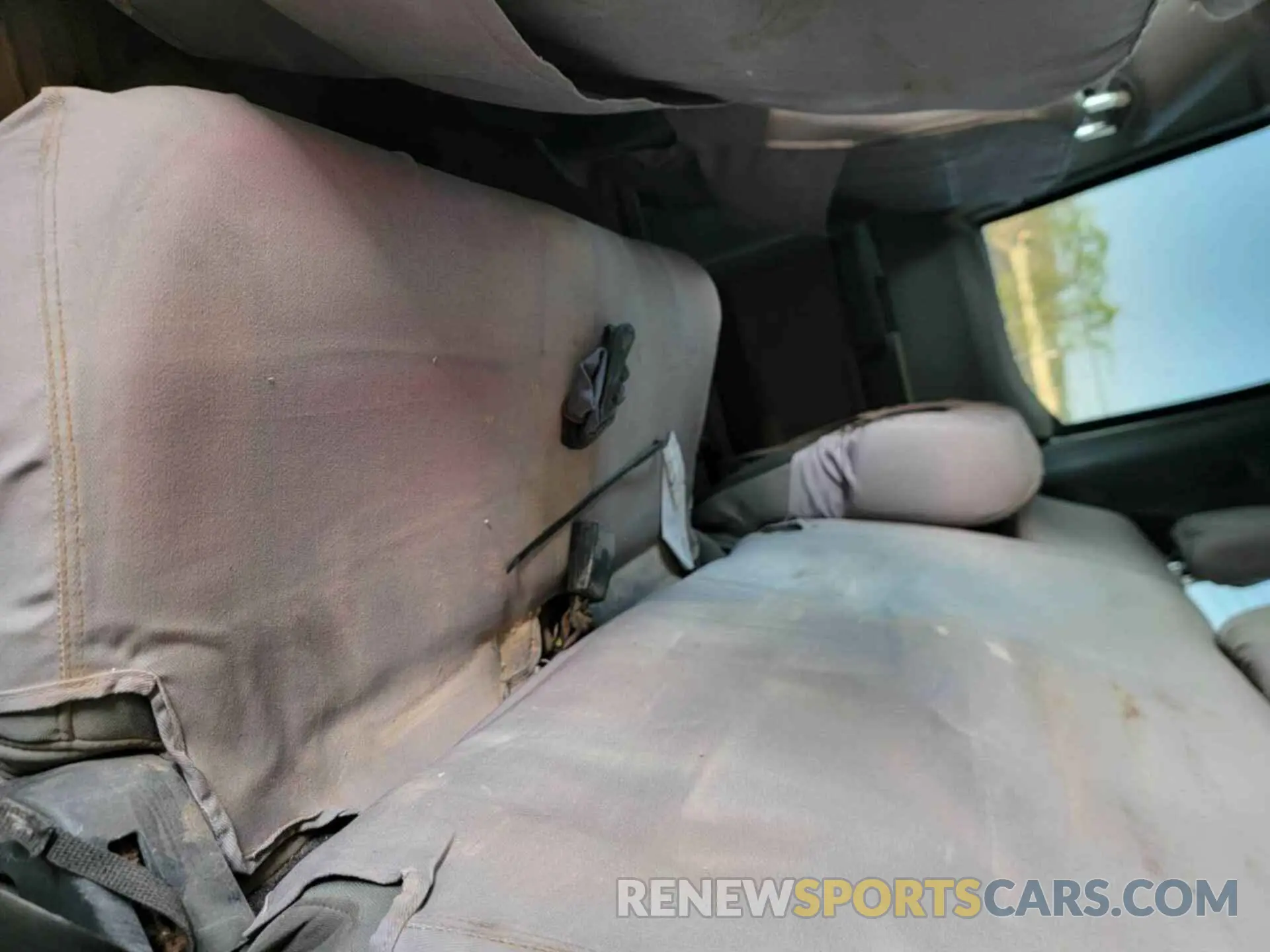 32 Photograph of a damaged car 1FT7X2B62NEE24877 FORD F250 2022