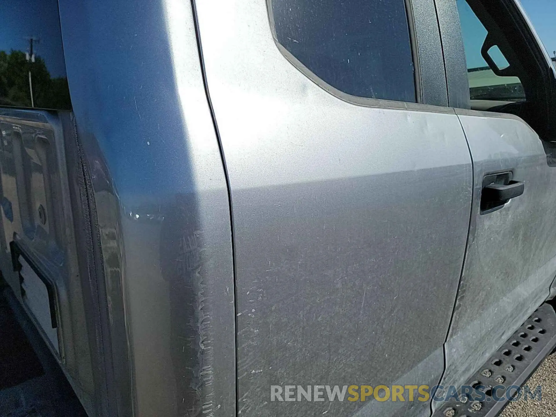 33 Photograph of a damaged car 1FT7X2B62NEE24877 FORD F250 2022