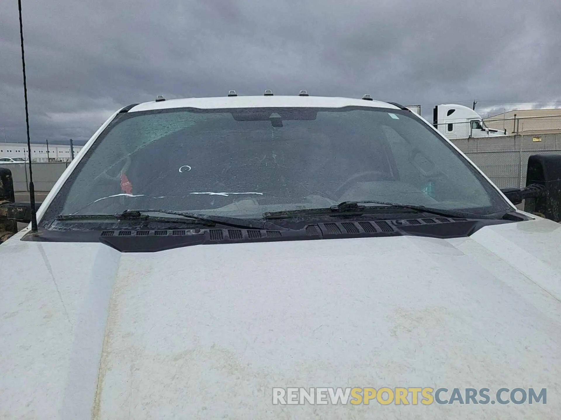 32 Photograph of a damaged car 1FT7X2B64NEE67861 FORD F250 2022