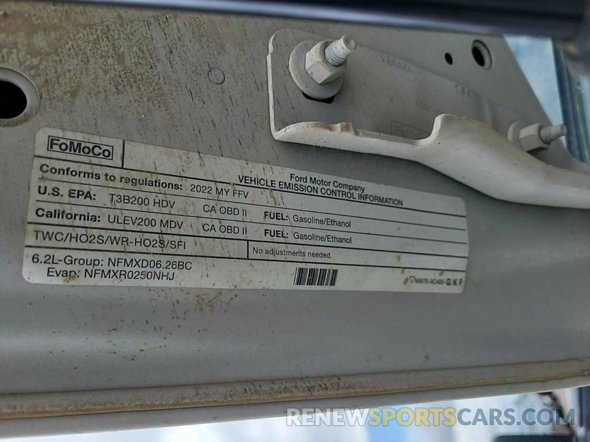 32 Photograph of a damaged car 1FT7X2B66NEE67862 FORD F250 2022