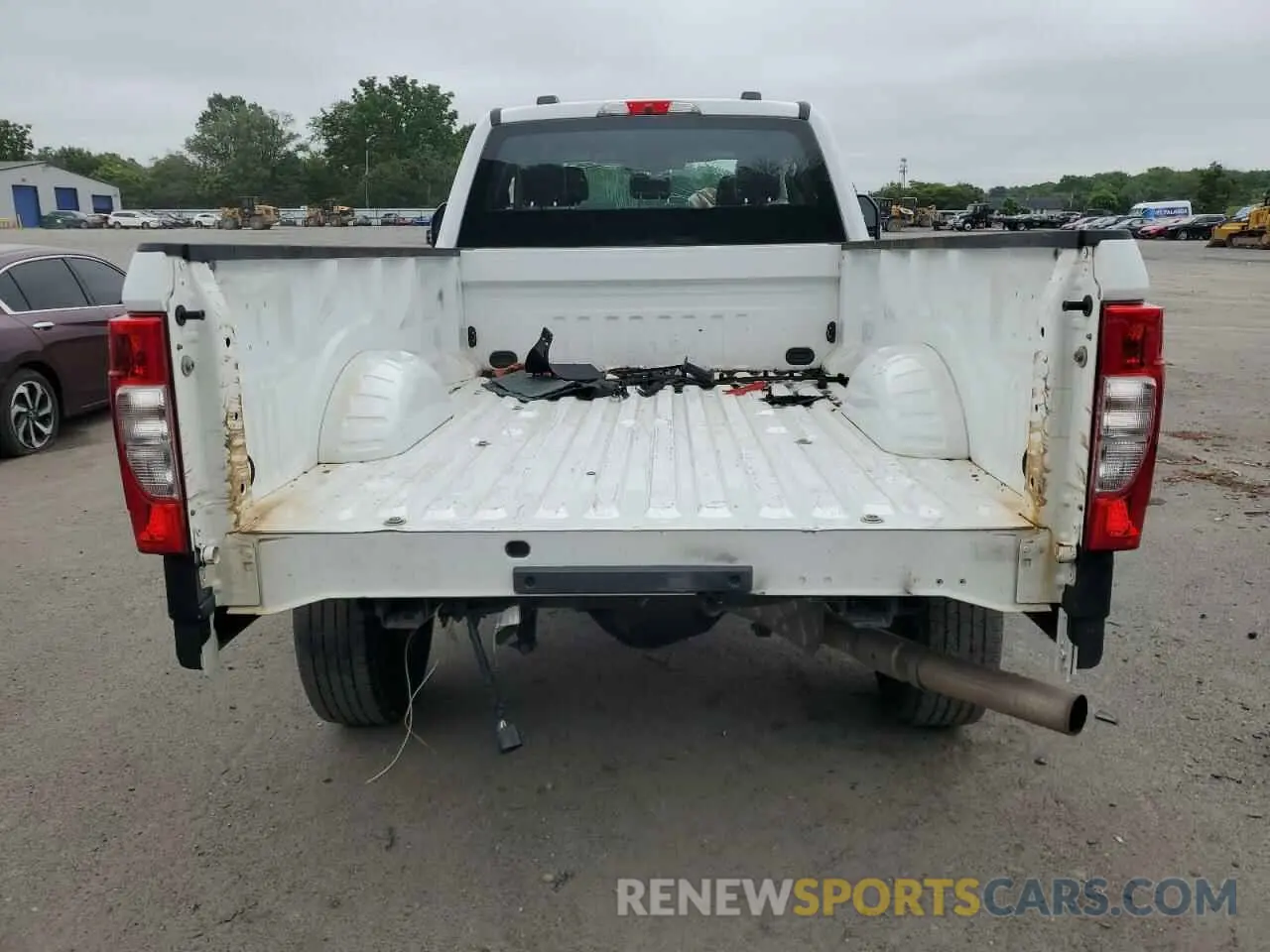 6 Photograph of a damaged car 1FT7X2B68NEE31039 FORD F250 2022