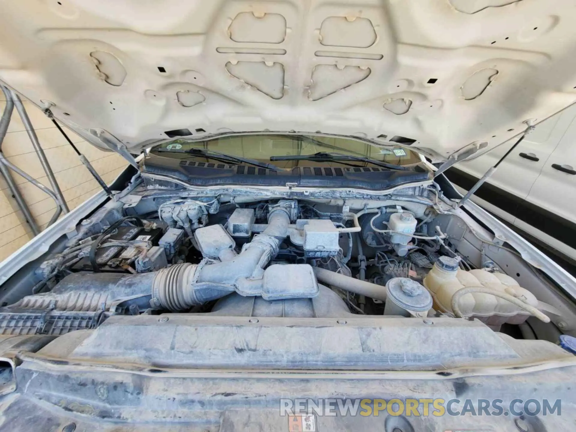 28 Photograph of a damaged car 1FT7X2B69NEE58170 FORD F250 2022