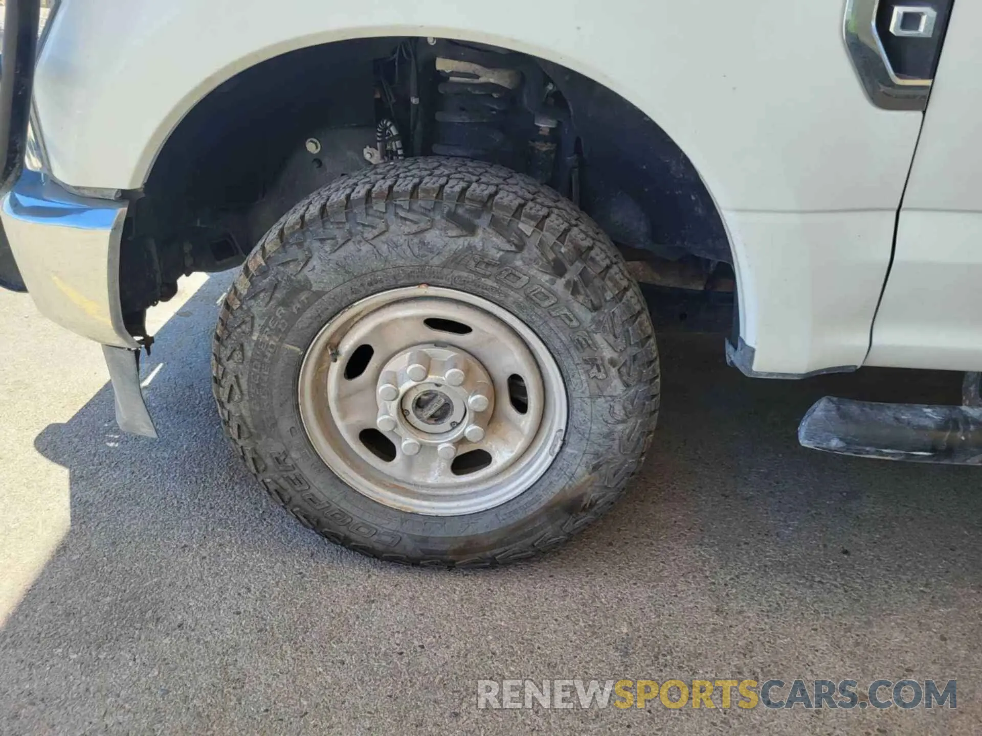 6 Photograph of a damaged car 1FT7X2B69NEE58170 FORD F250 2022