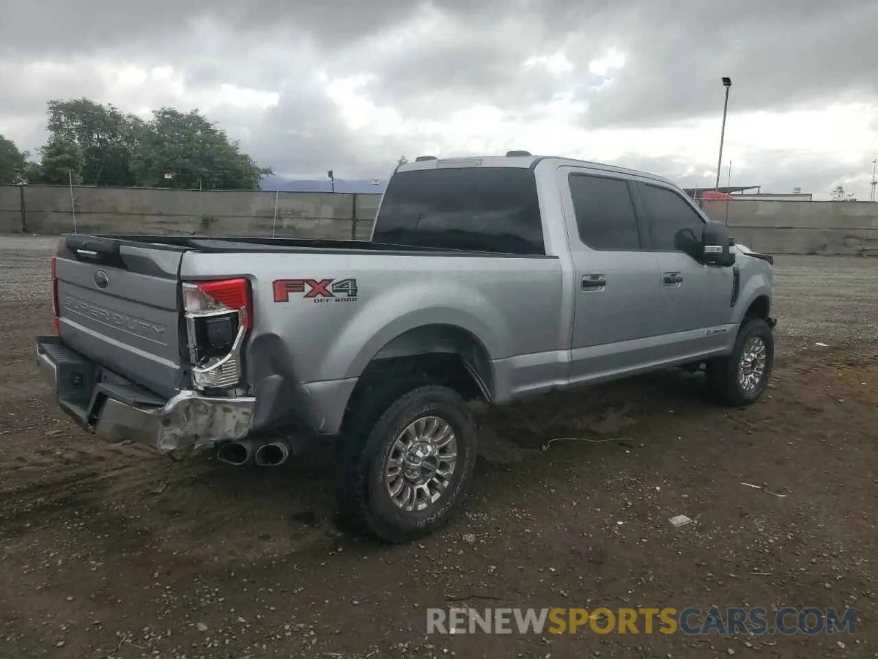 3 Photograph of a damaged car 1FT8W2BT0NEE39357 FORD F250 2022
