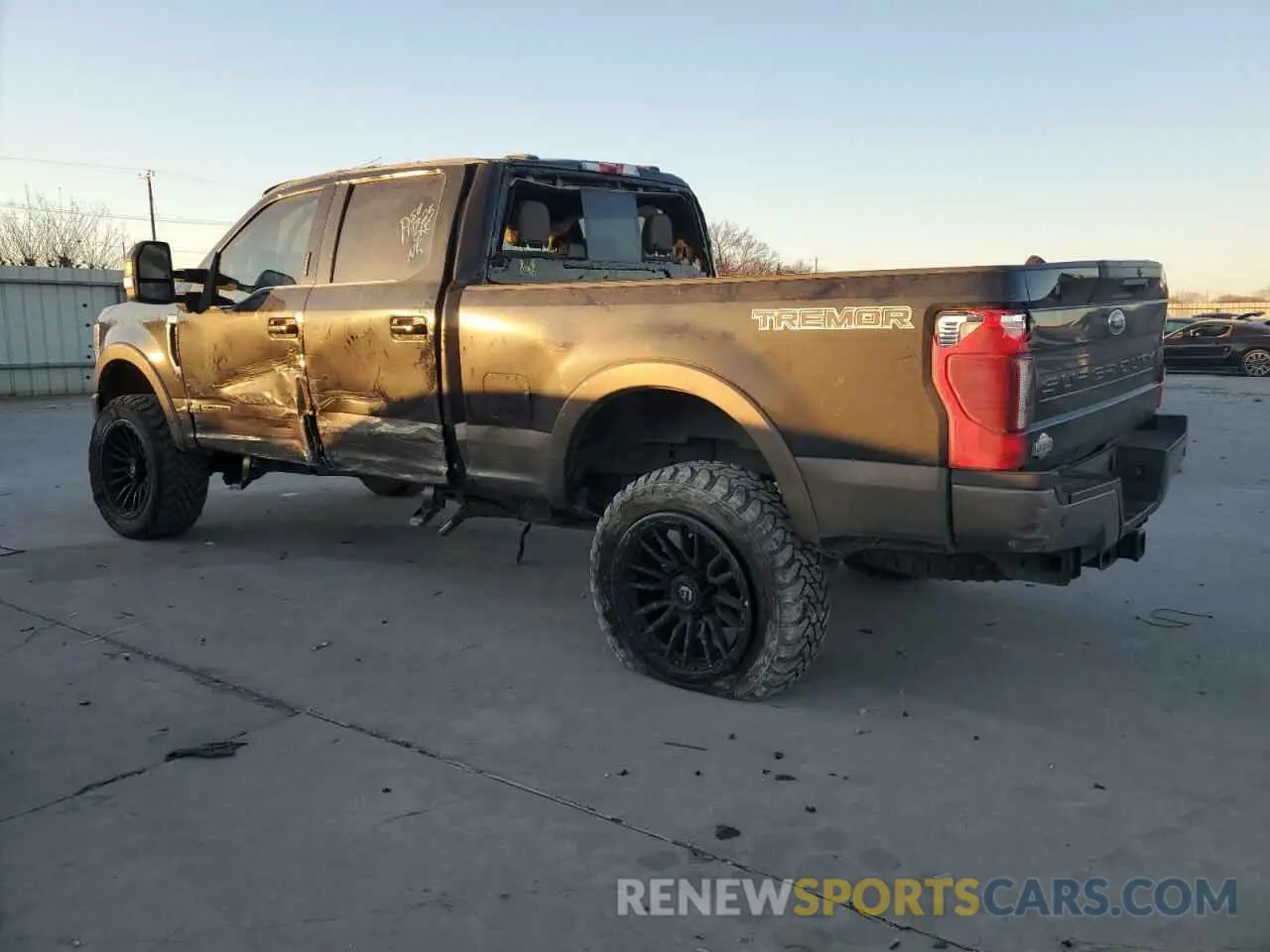2 Photograph of a damaged car 1FT8W2BT4NEC60416 FORD F250 2022