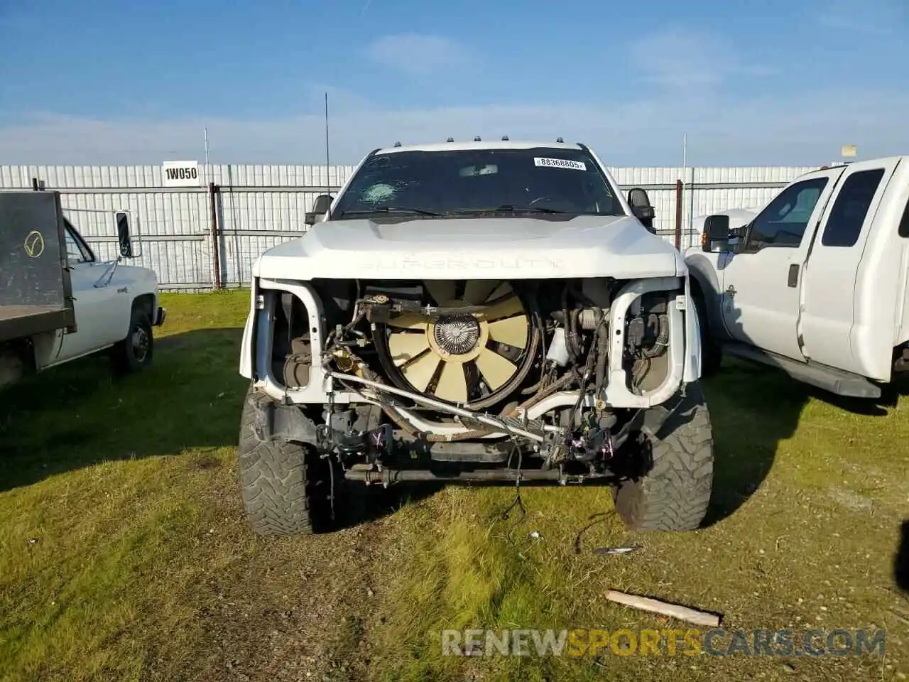 5 Photograph of a damaged car 1FT8W2BT4NEE40317 FORD F250 2022