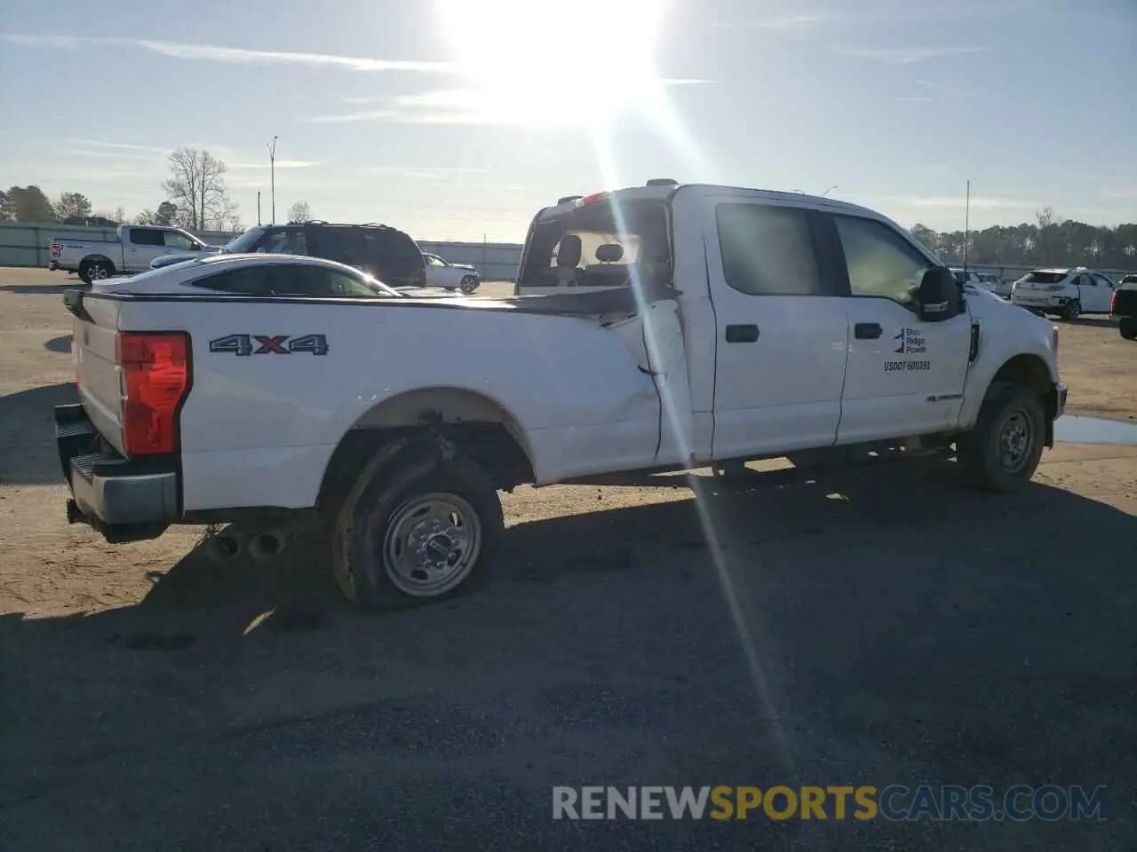 3 Photograph of a damaged car 1FT8W2BT4NEE74905 FORD F250 2022