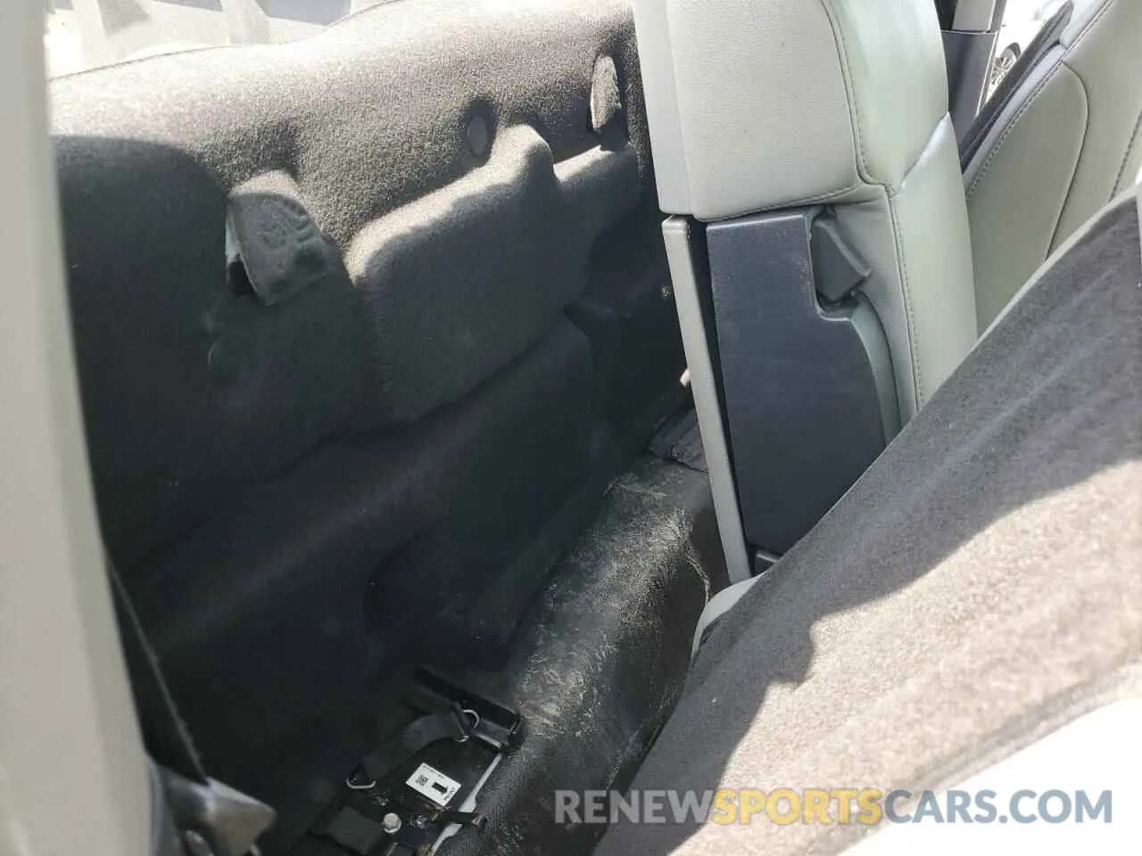 10 Photograph of a damaged car 1FTBF2B65NED54952 FORD F250 2022