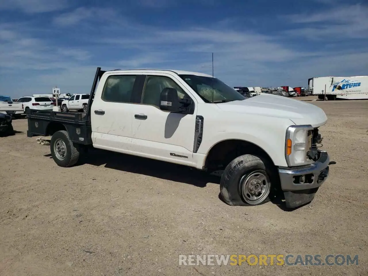 4 Photograph of a damaged car 1FT7W2BT8PEC30883 FORD F250 2023