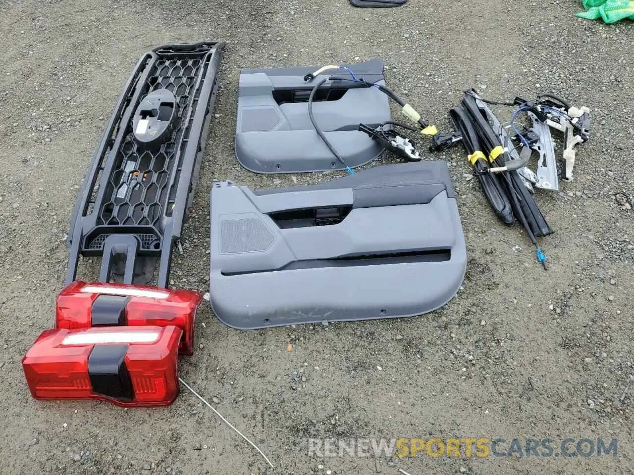 12 Photograph of a damaged car 1FT8W2BN4PED34325 FORD F250 2023