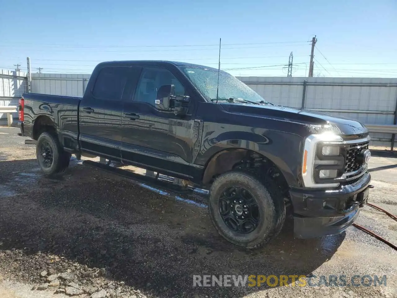 4 Photograph of a damaged car 1FT8W2BN6PEC99724 FORD F250 2023