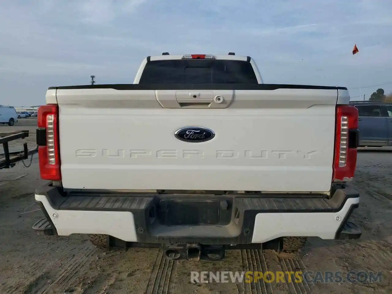 6 Photograph of a damaged car 1FT8W2BT7PED01186 FORD F250 2023