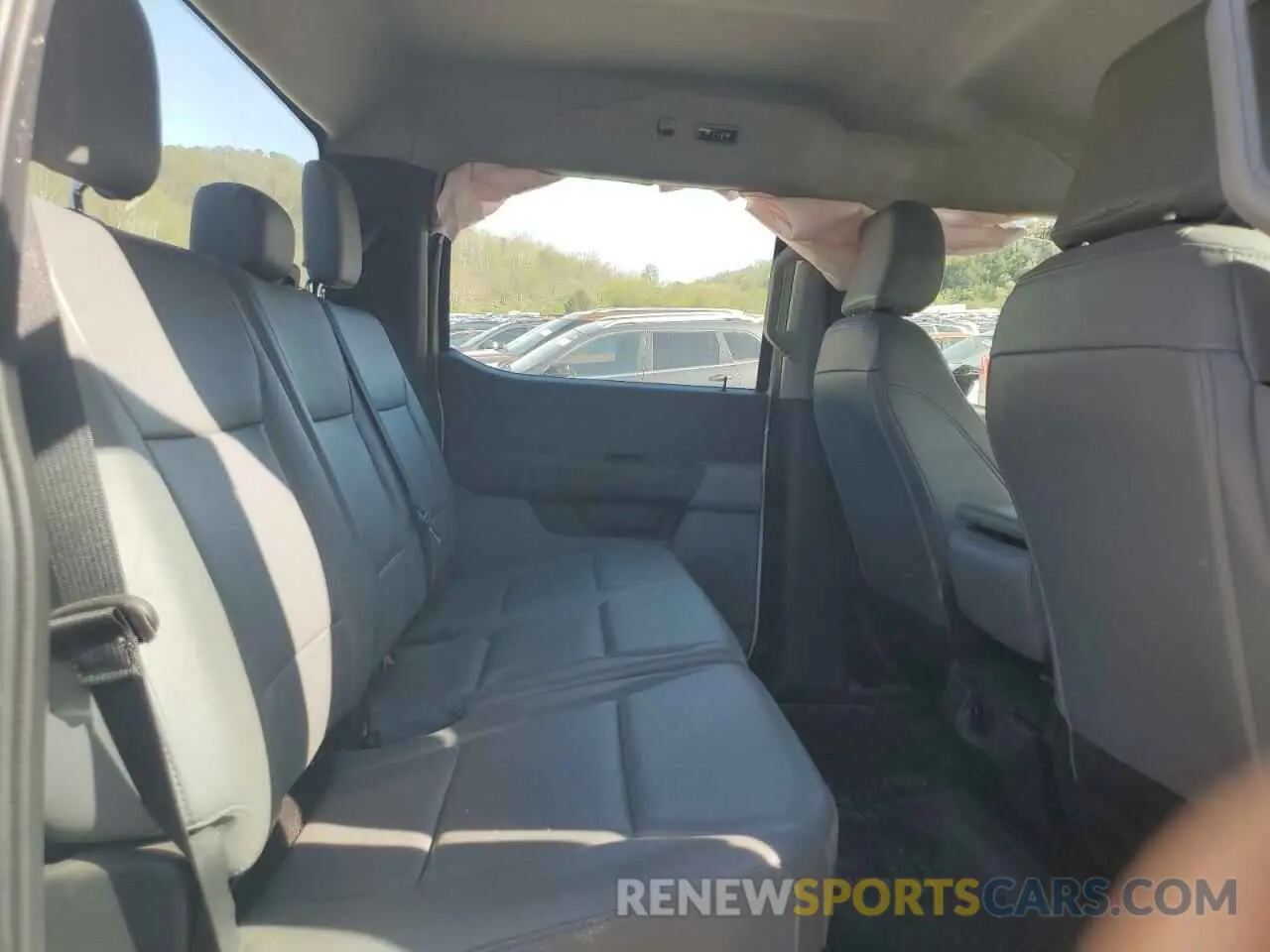 10 Photograph of a damaged car 1FT8W2BT7PED66555 FORD F250 2023