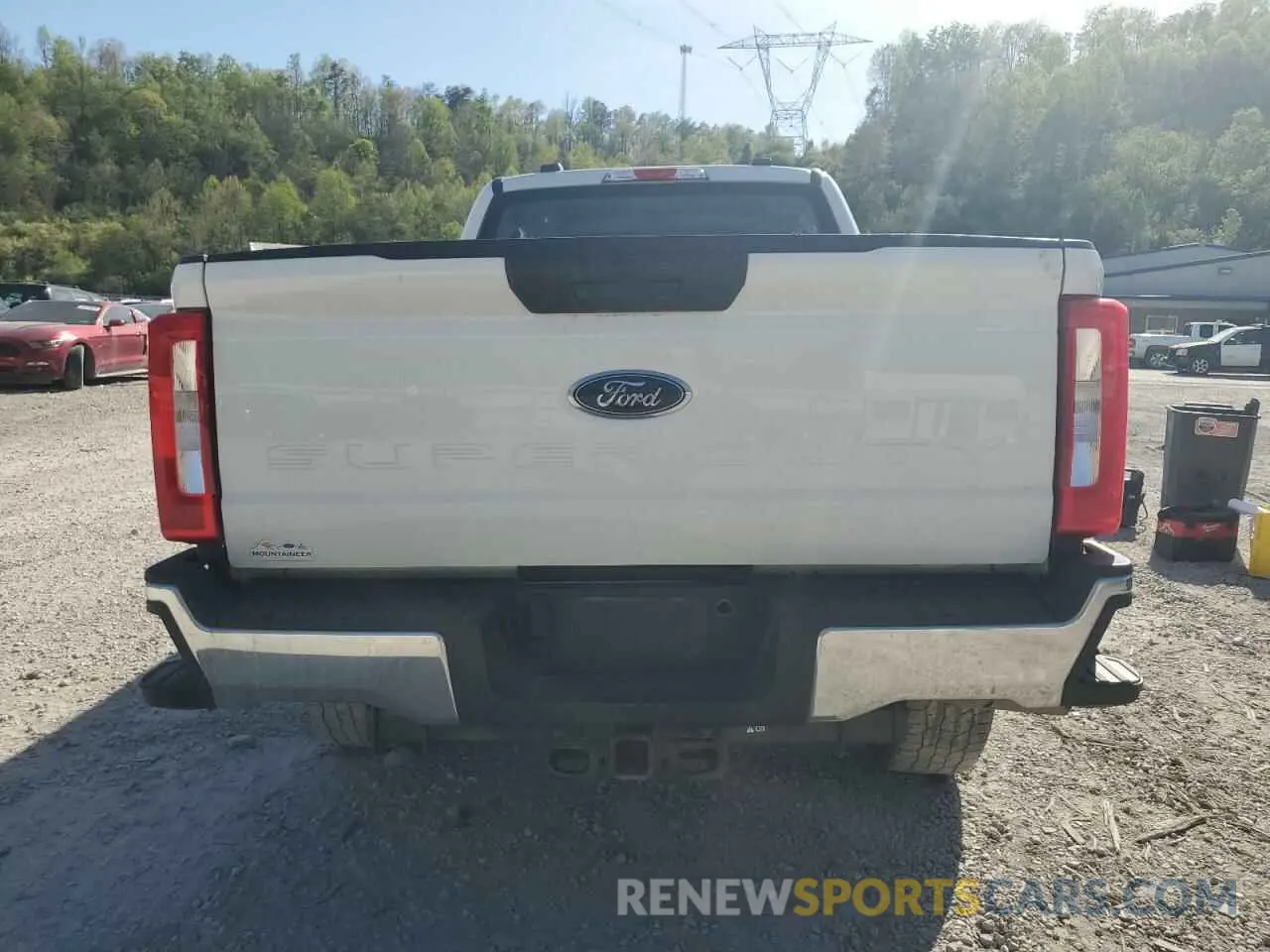 6 Photograph of a damaged car 1FT8W2BT7PED66555 FORD F250 2023
