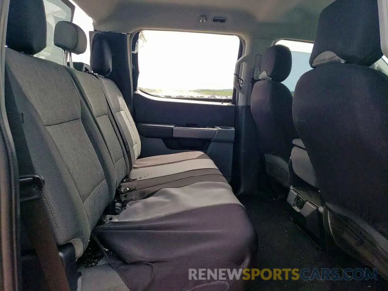 10 Photograph of a damaged car 1FT8W2BT8PED58853 FORD F250 2023