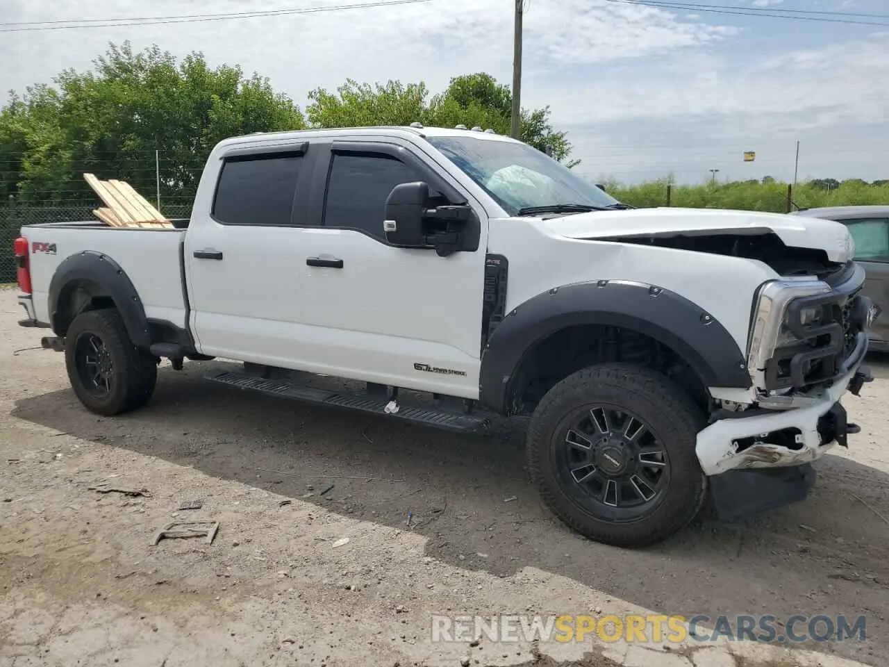 4 Photograph of a damaged car 1FT8W2BTXPEC34552 FORD F250 2023