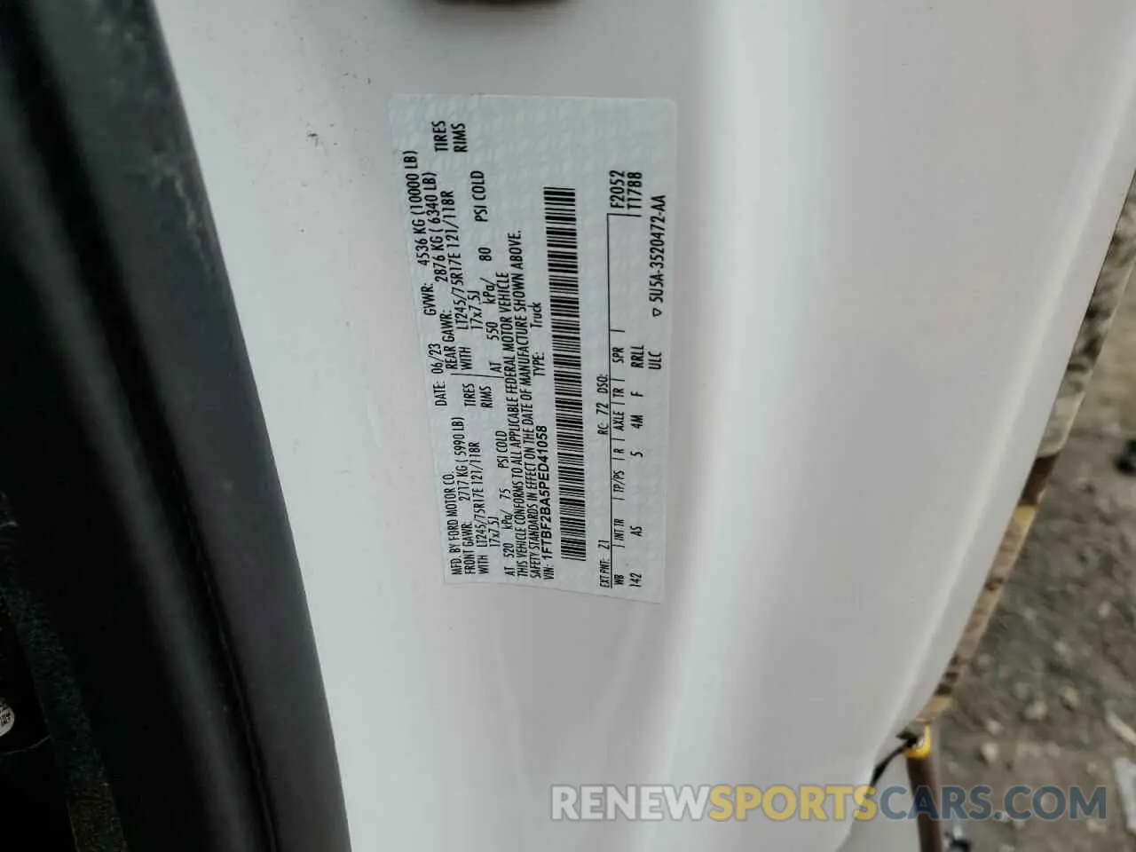 12 Photograph of a damaged car 1FTBF2BA5PED41058 FORD F250 2023