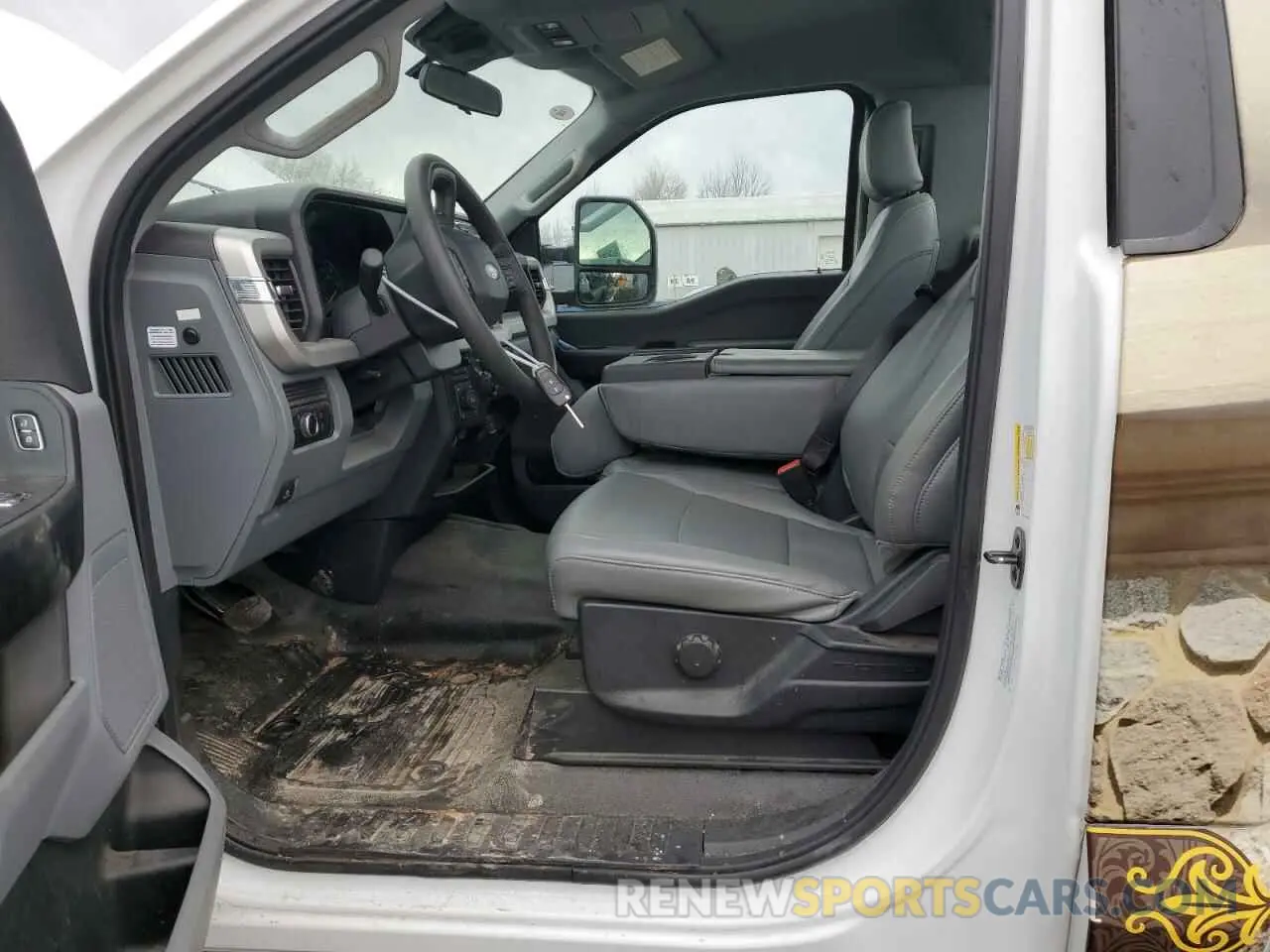 7 Photograph of a damaged car 1FTBF2BA5PED41058 FORD F250 2023