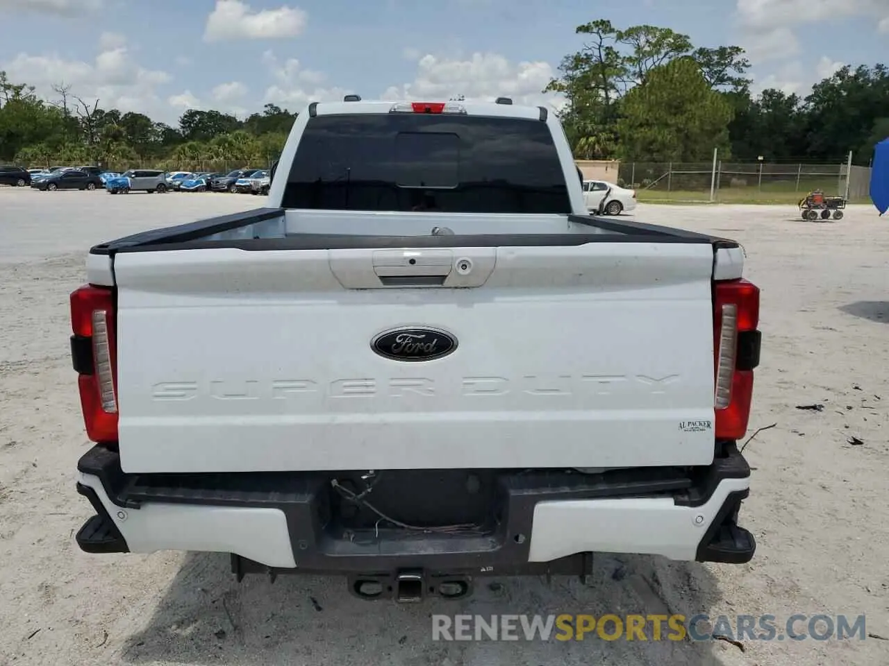 6 Photograph of a damaged car 1FT8W2BAXRED72805 FORD F250 2024