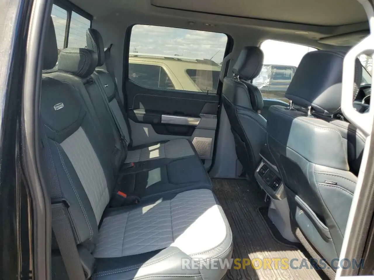 10 Photograph of a damaged car 1FT8W2BM0REC90270 FORD F250 2024