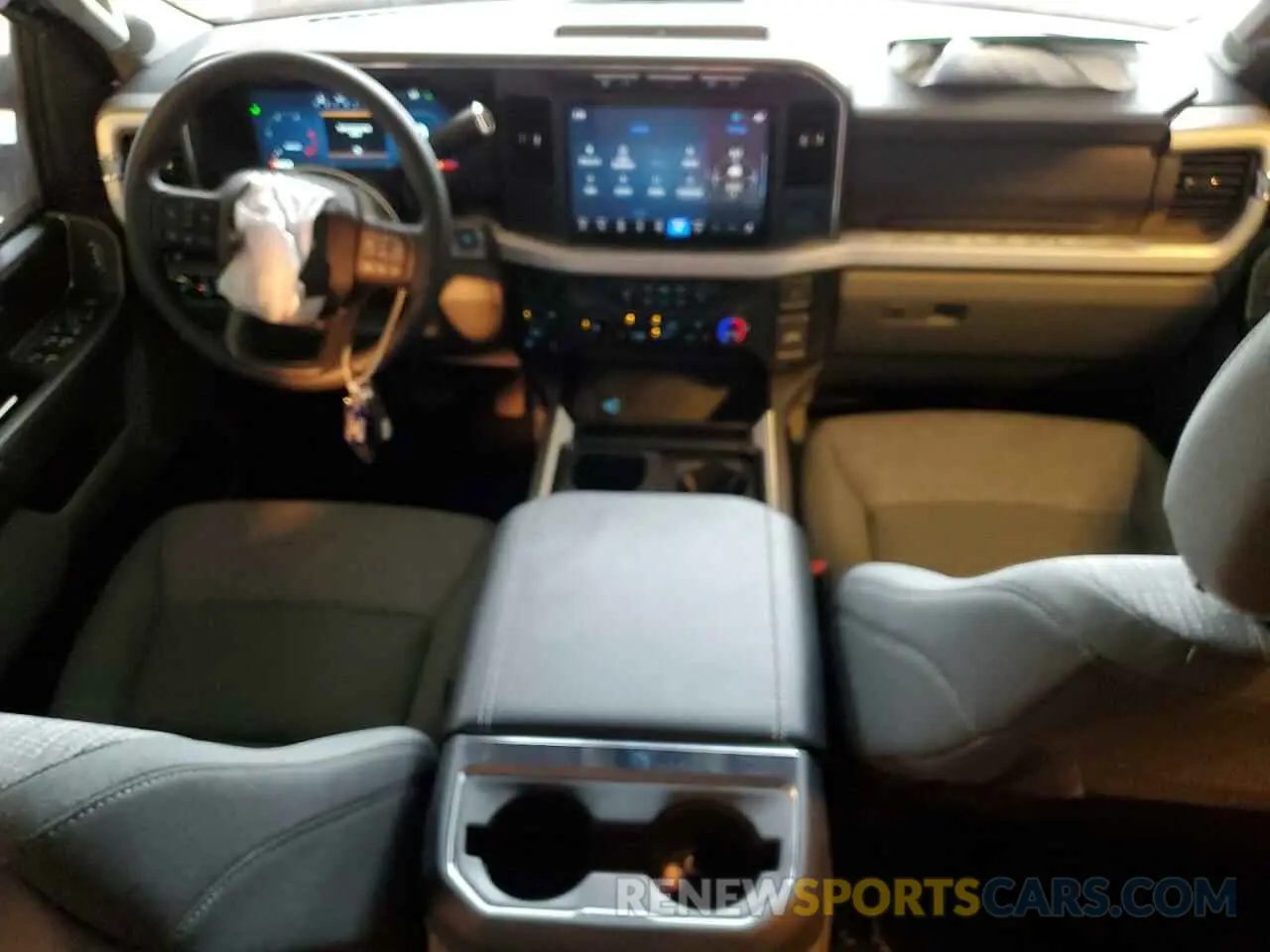 8 Photograph of a damaged car 1FT8W2BT3REE22302 FORD F250 2024