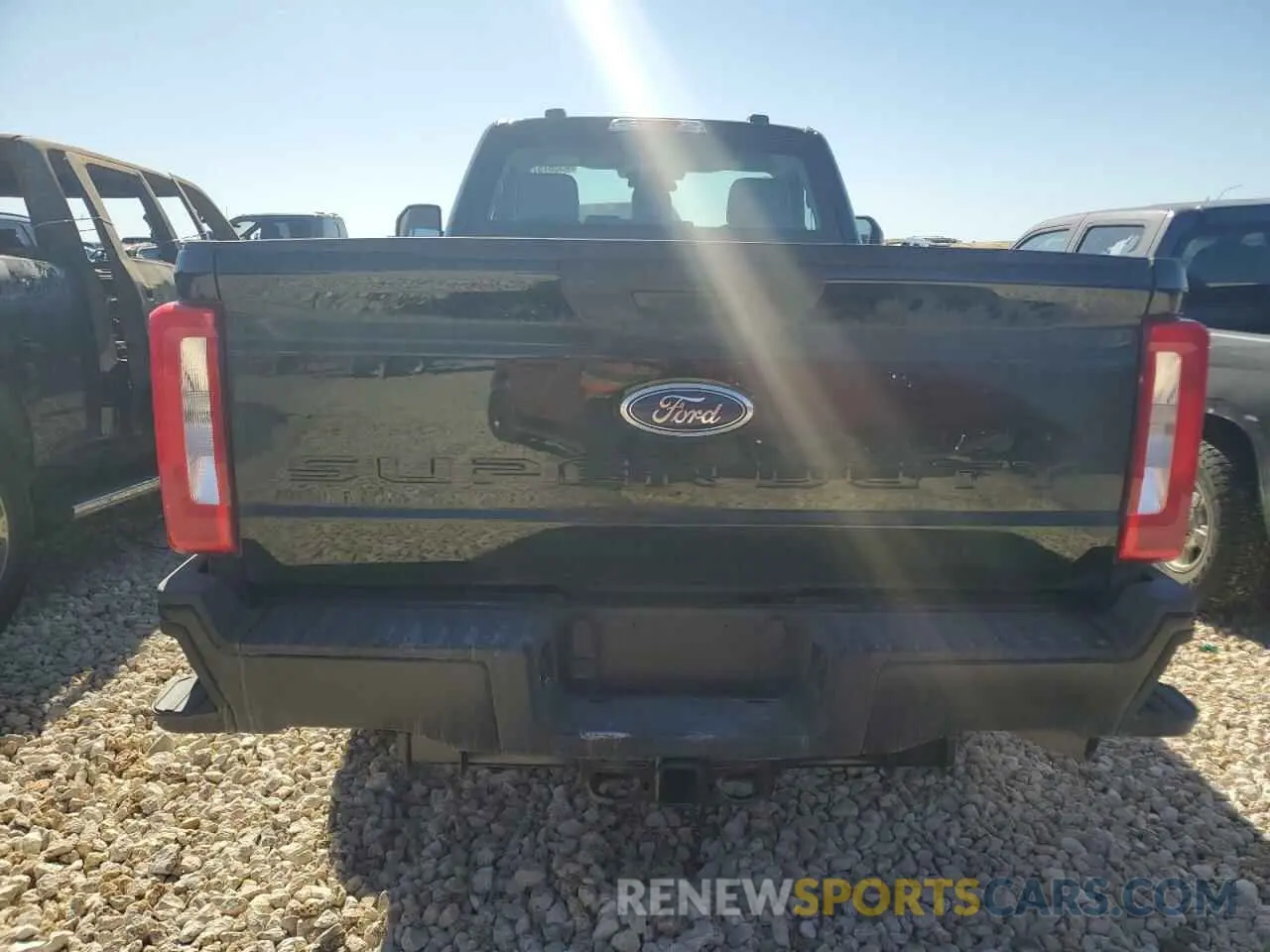 6 Photograph of a damaged car 1FTBF2AA1REF32111 FORD F250 2024