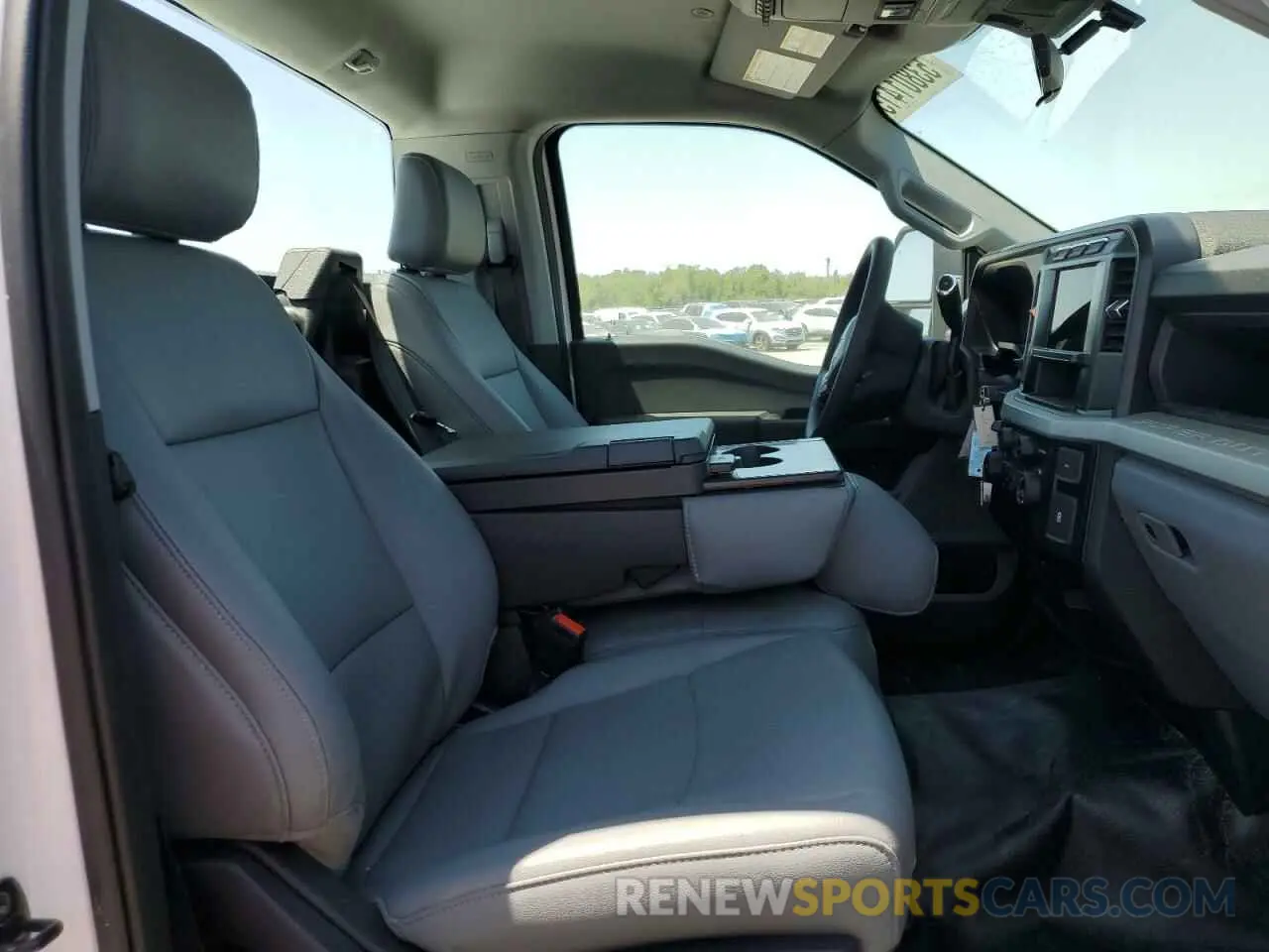 10 Photograph of a damaged car 1FTBF2BAXREC40360 FORD F250 2024