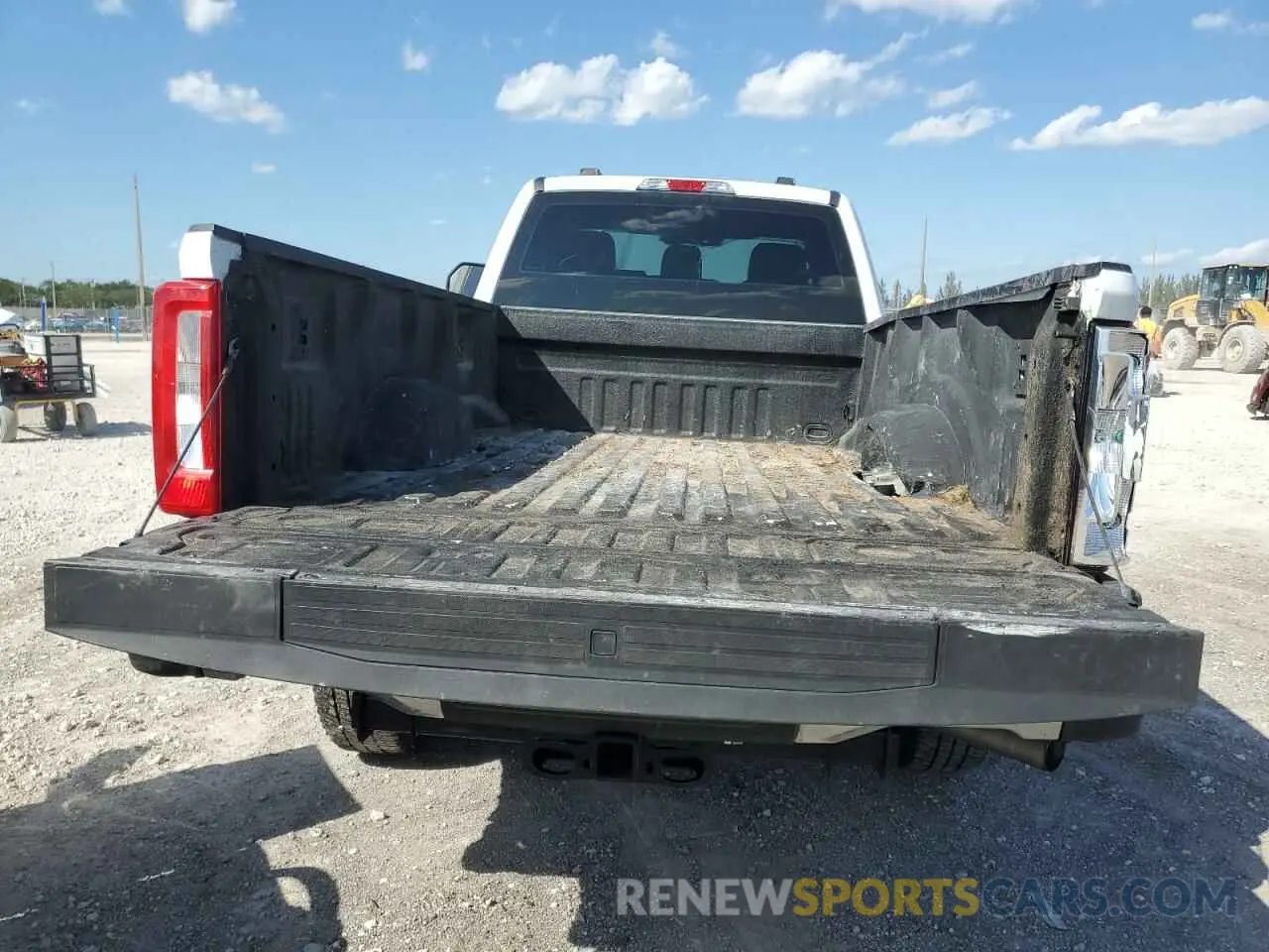 6 Photograph of a damaged car 1FTRF2BA7RED11710 FORD F250 2024