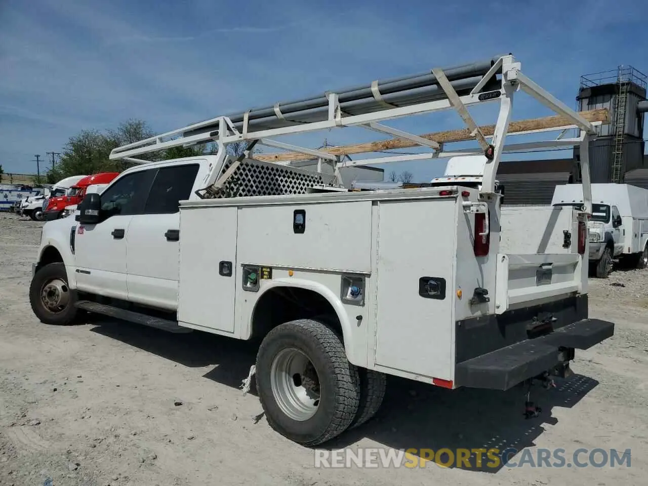 2 Photograph of a damaged car 1FD8W3DT4KEG49566 FORD F350 2019