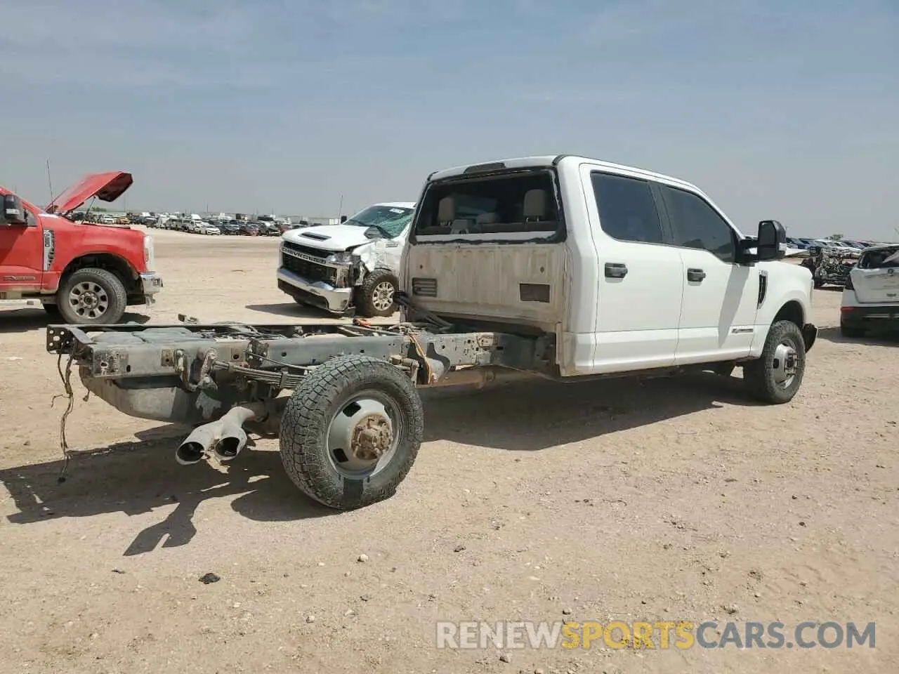 3 Photograph of a damaged car 1FD8W3HT0KED39375 FORD F350 2019