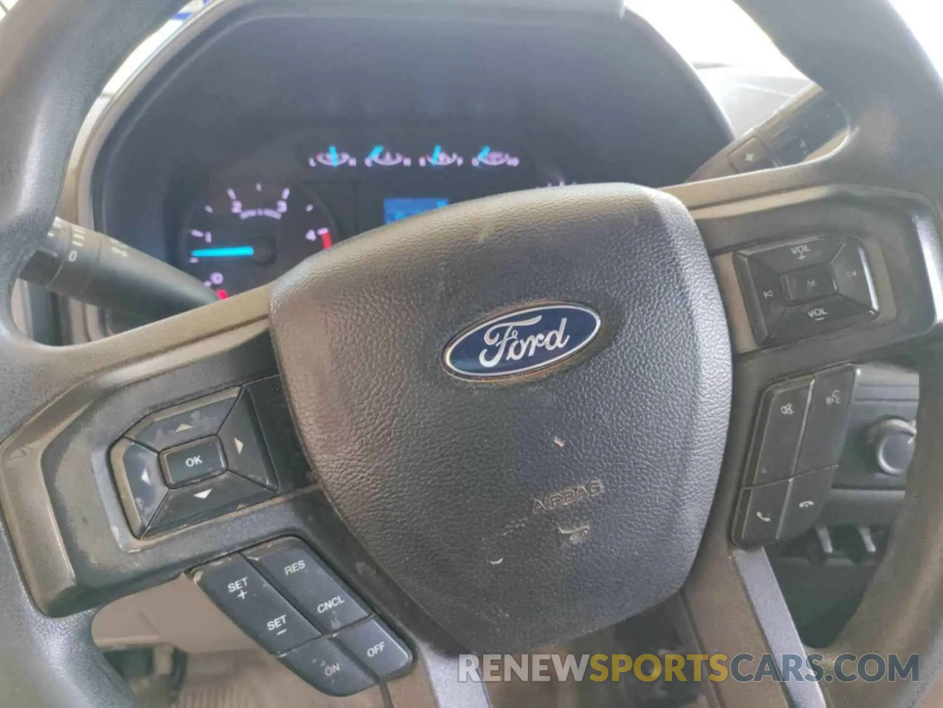 15 Photograph of a damaged car 1FD8W3HTXKEC25657 FORD F350 2019