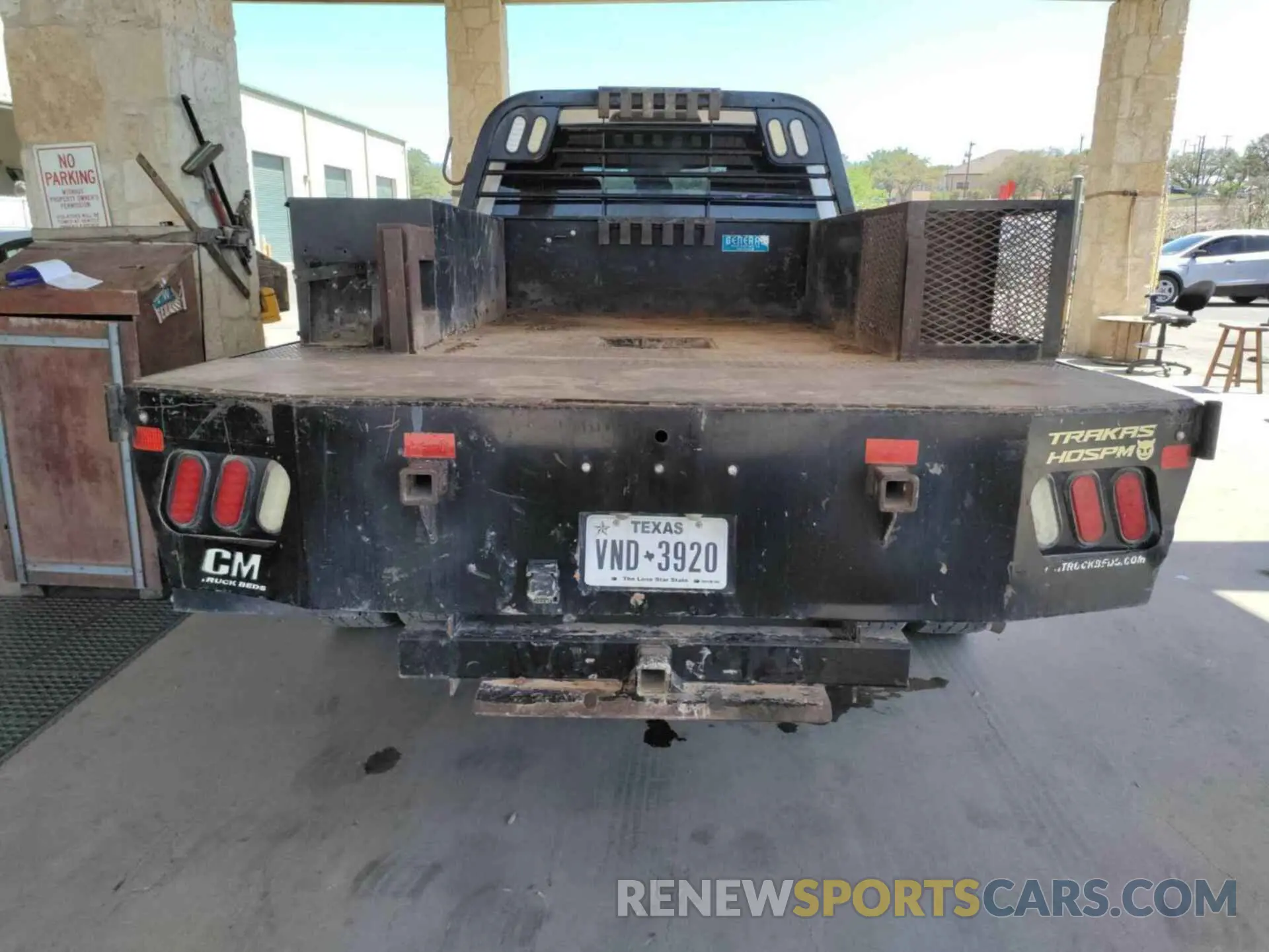 17 Photograph of a damaged car 1FD8W3HTXKEC25657 FORD F350 2019