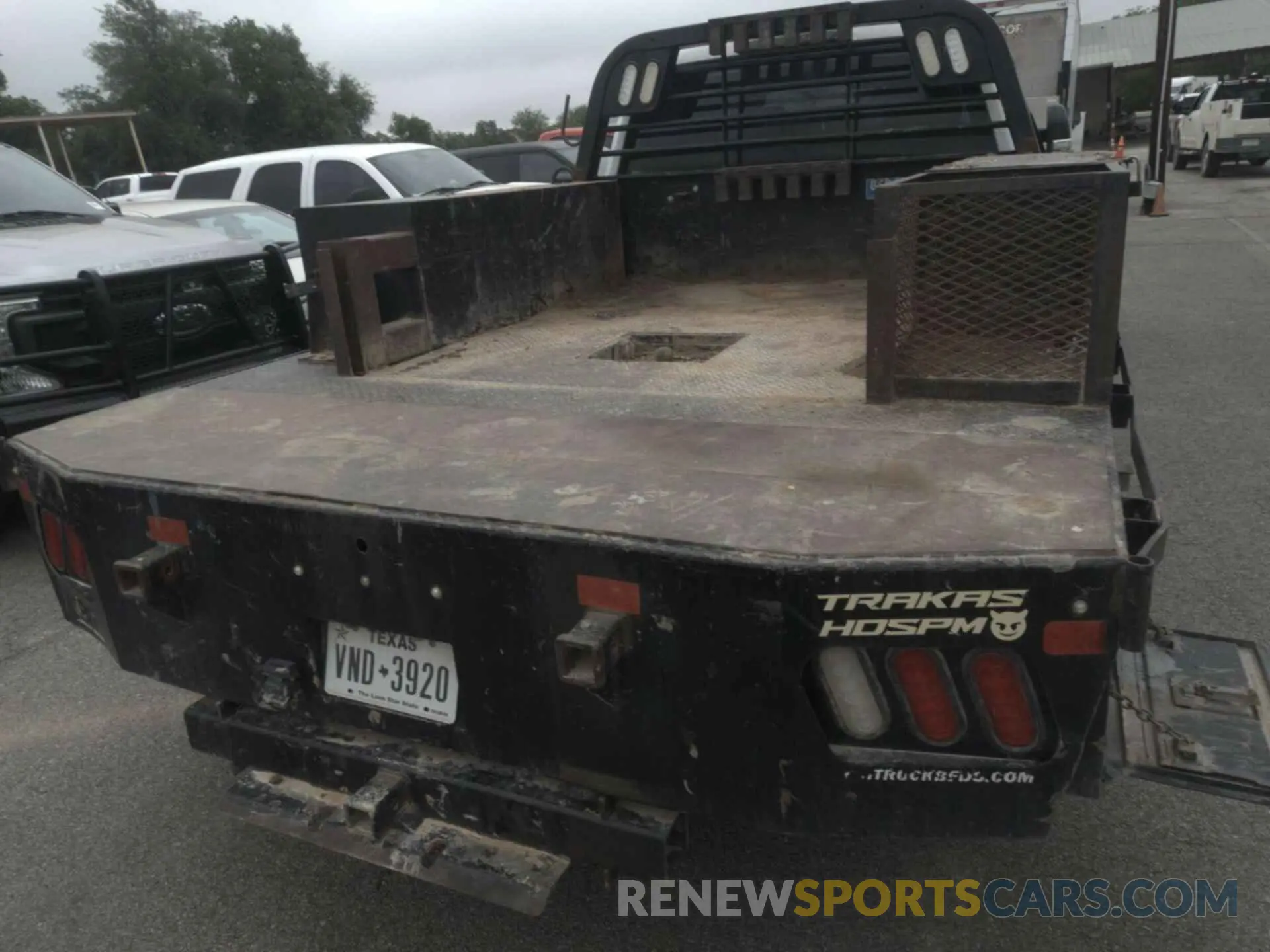 28 Photograph of a damaged car 1FD8W3HTXKEC25657 FORD F350 2019