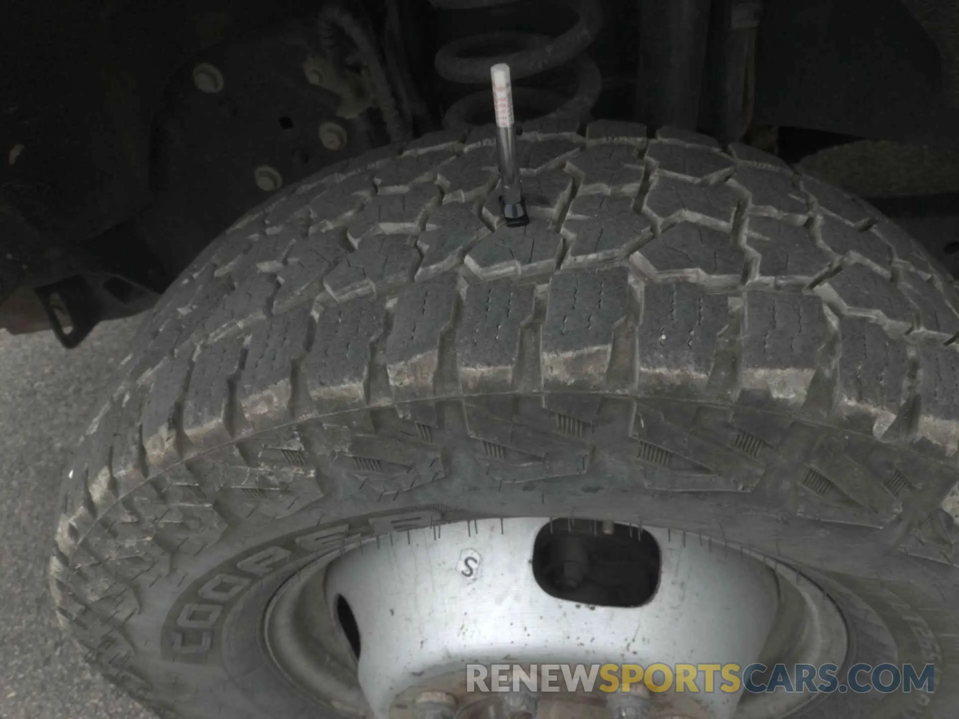 5 Photograph of a damaged car 1FD8W3HTXKEC25657 FORD F350 2019