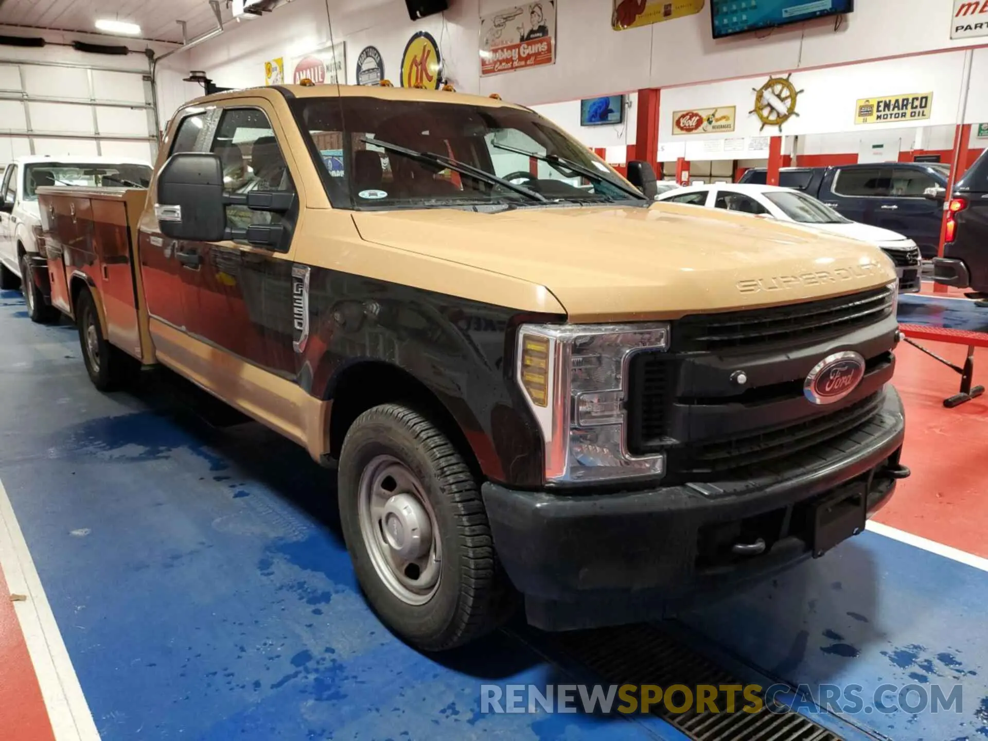 12 Photograph of a damaged car 1FD8X3E69KEF05601 FORD F350 2019