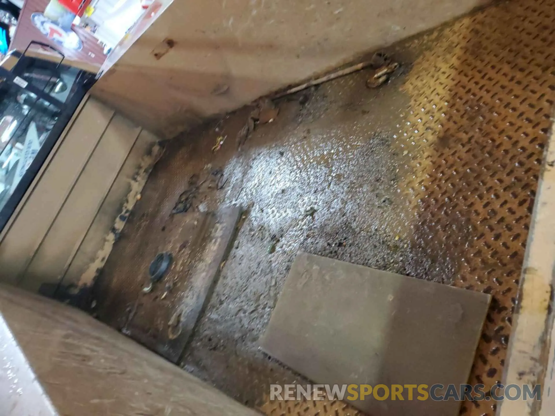 19 Photograph of a damaged car 1FD8X3E69KEF05601 FORD F350 2019