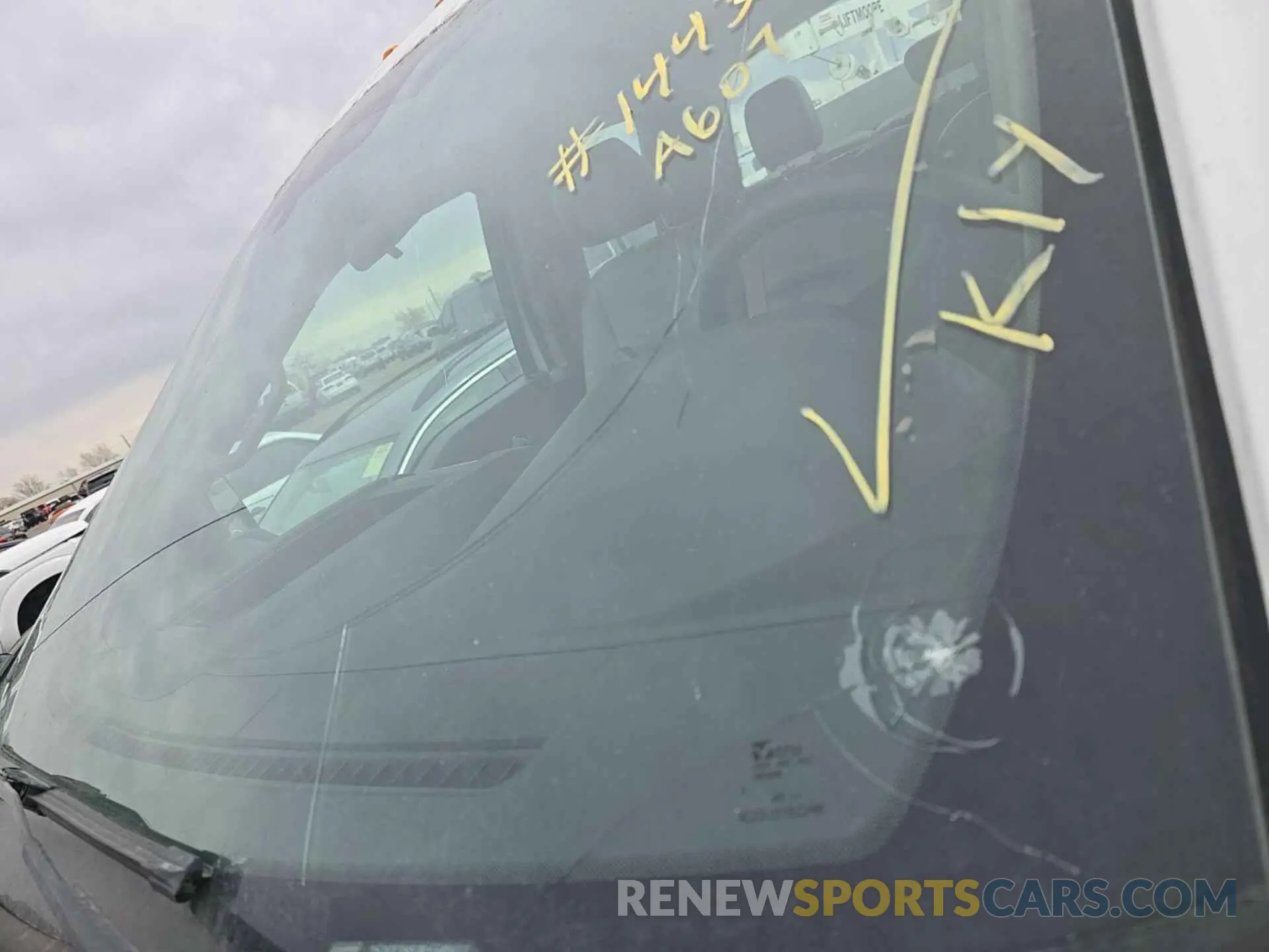 4 Photograph of a damaged car 1FD8X3H63KEE90931 FORD F350 2019