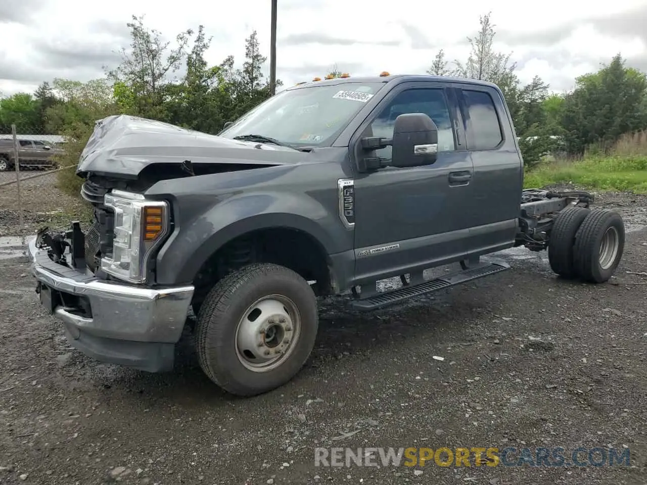 1 Photograph of a damaged car 1FD8X3HT2KEE17555 FORD F350 2019