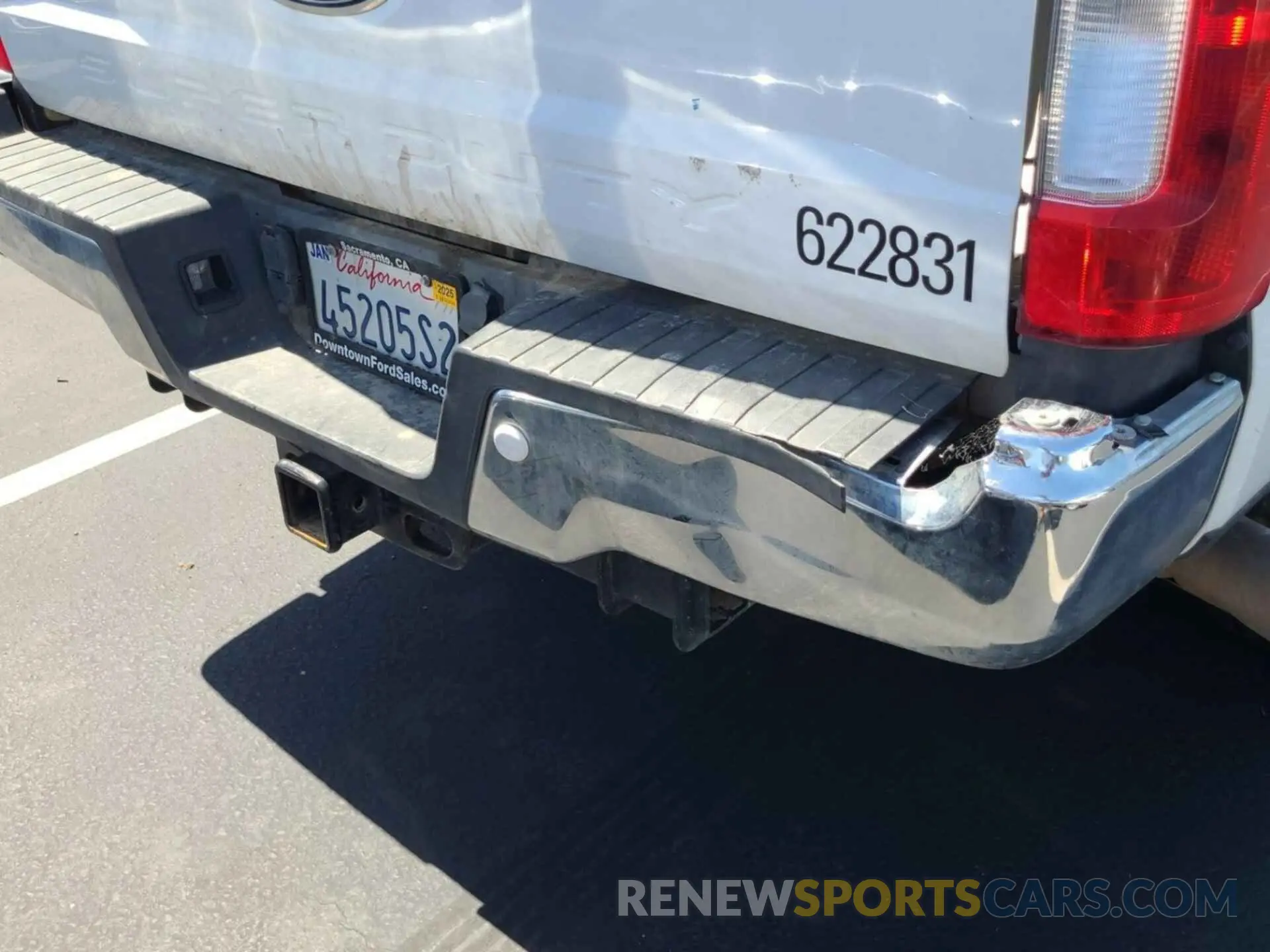 10 Photograph of a damaged car 1FT7W3BT1KED68229 FORD F350 2019