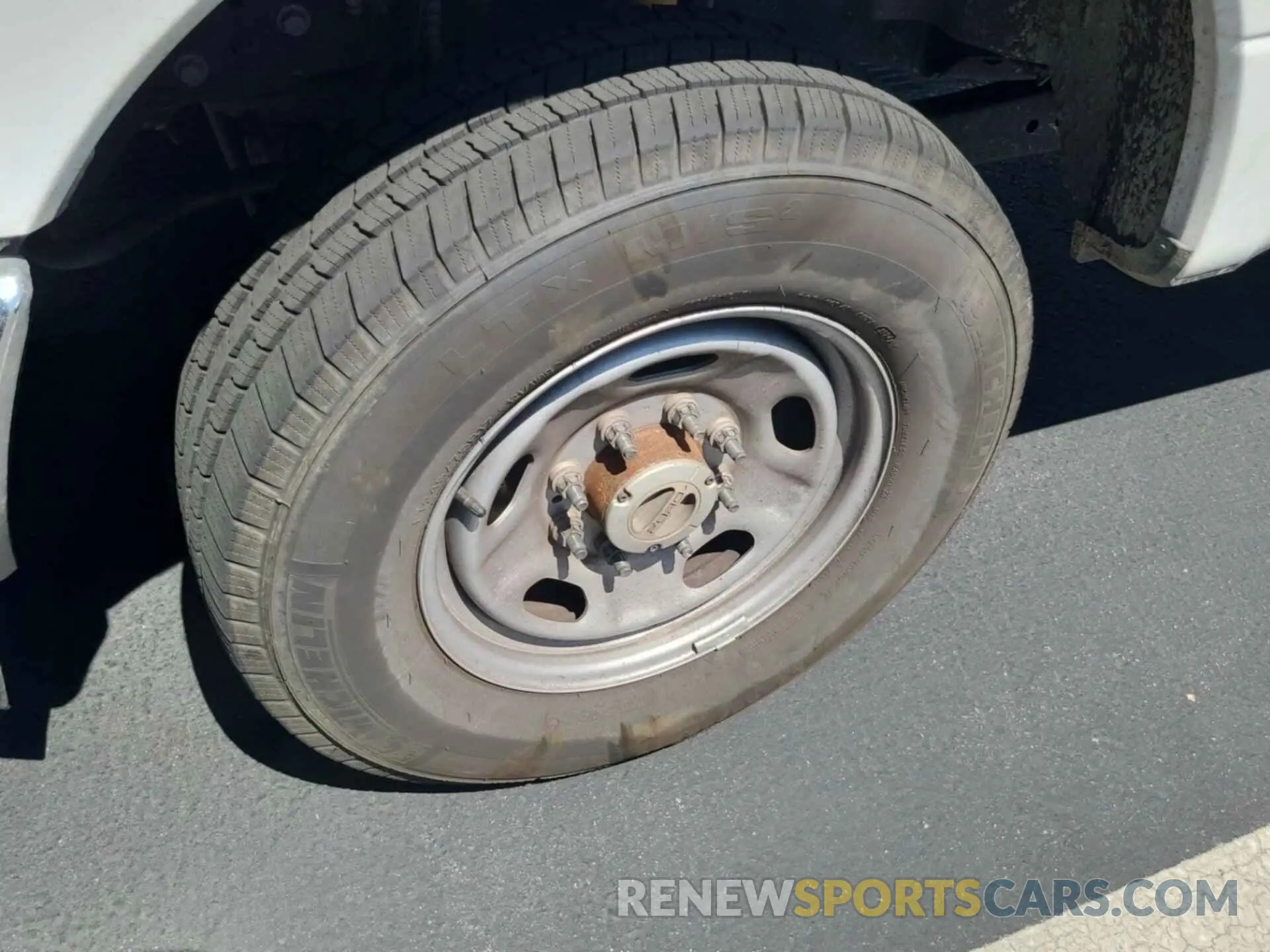 19 Photograph of a damaged car 1FT7W3BT1KED68229 FORD F350 2019