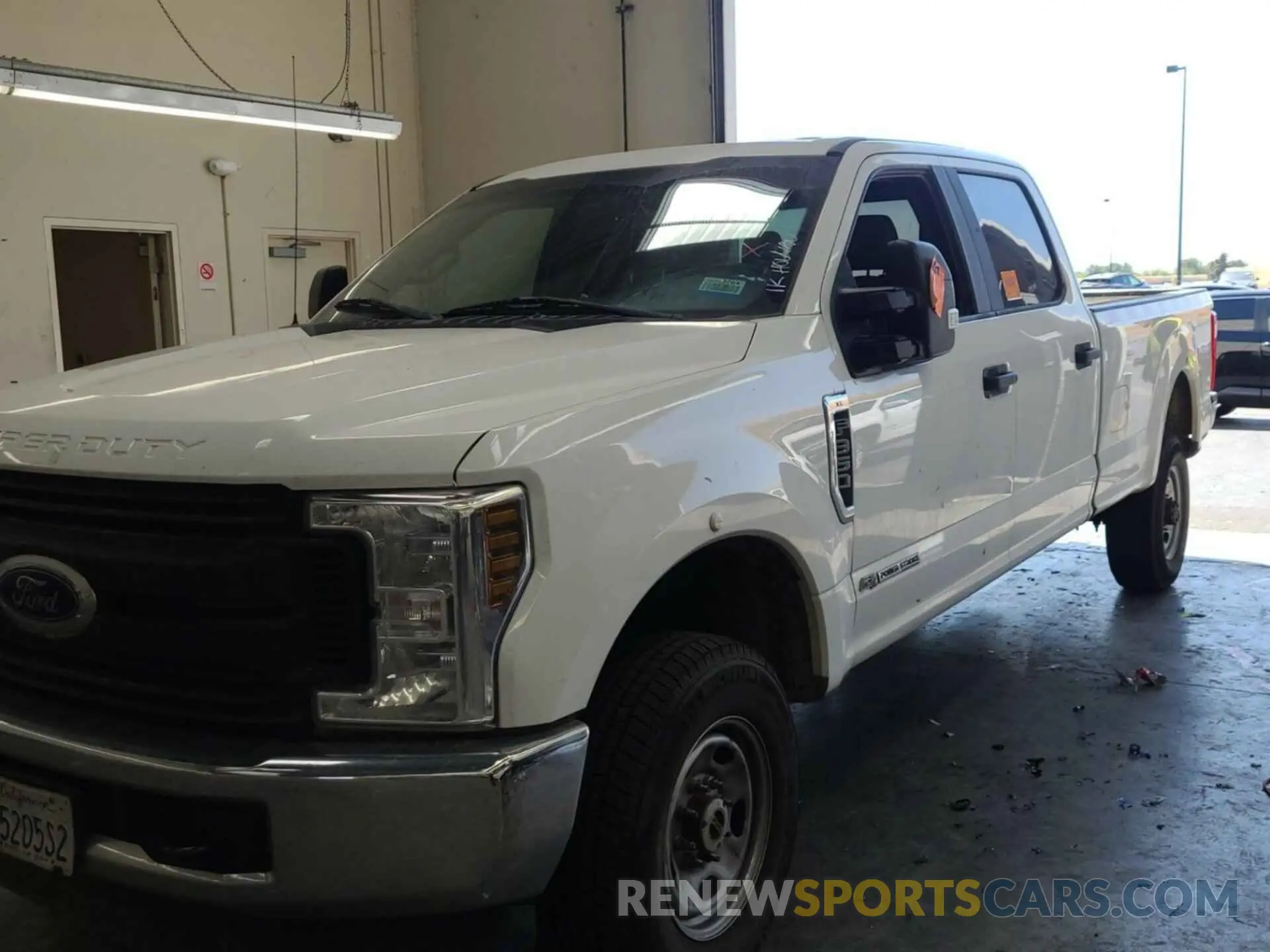 25 Photograph of a damaged car 1FT7W3BT1KED68229 FORD F350 2019