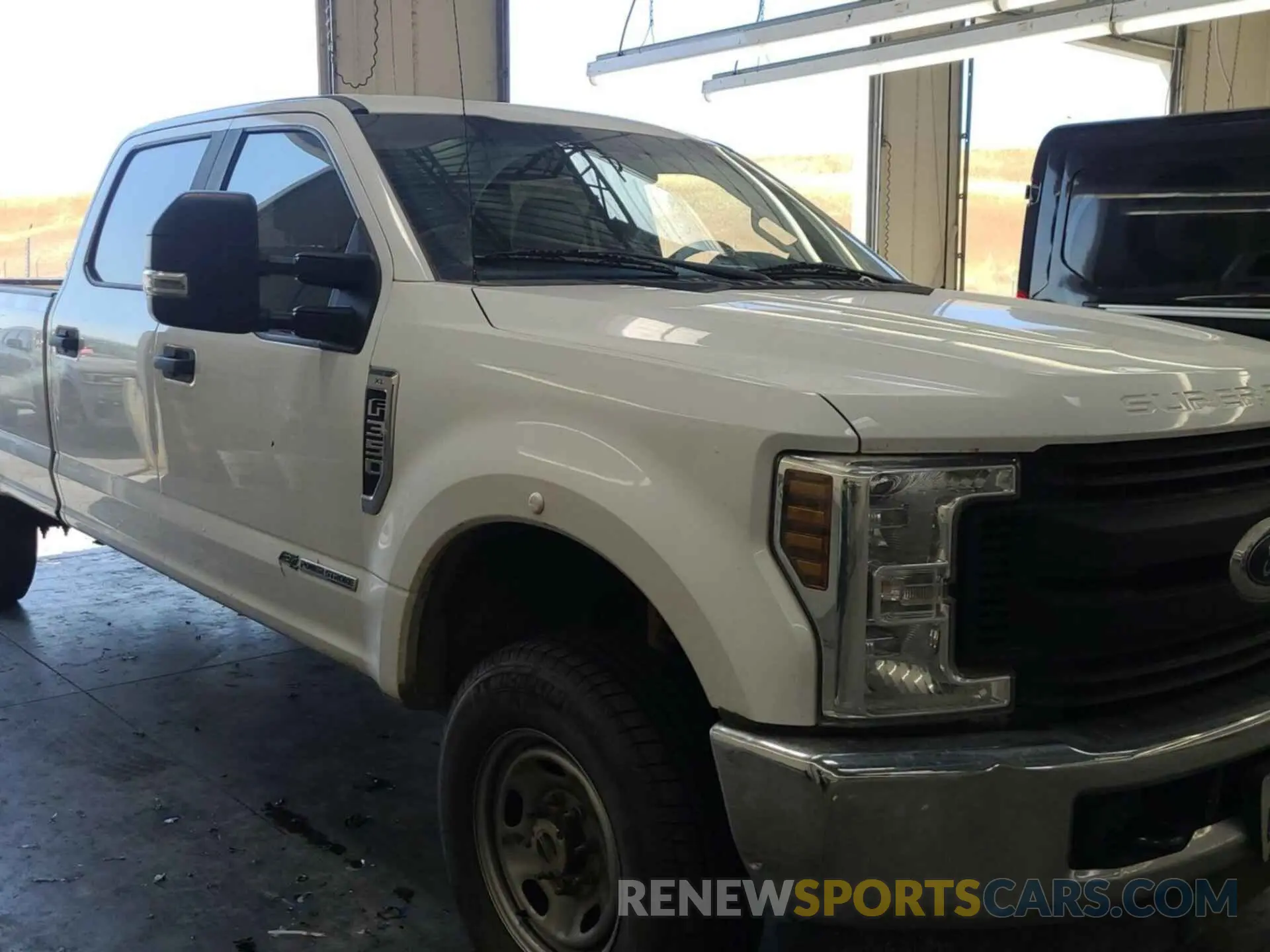 40 Photograph of a damaged car 1FT7W3BT1KED68229 FORD F350 2019