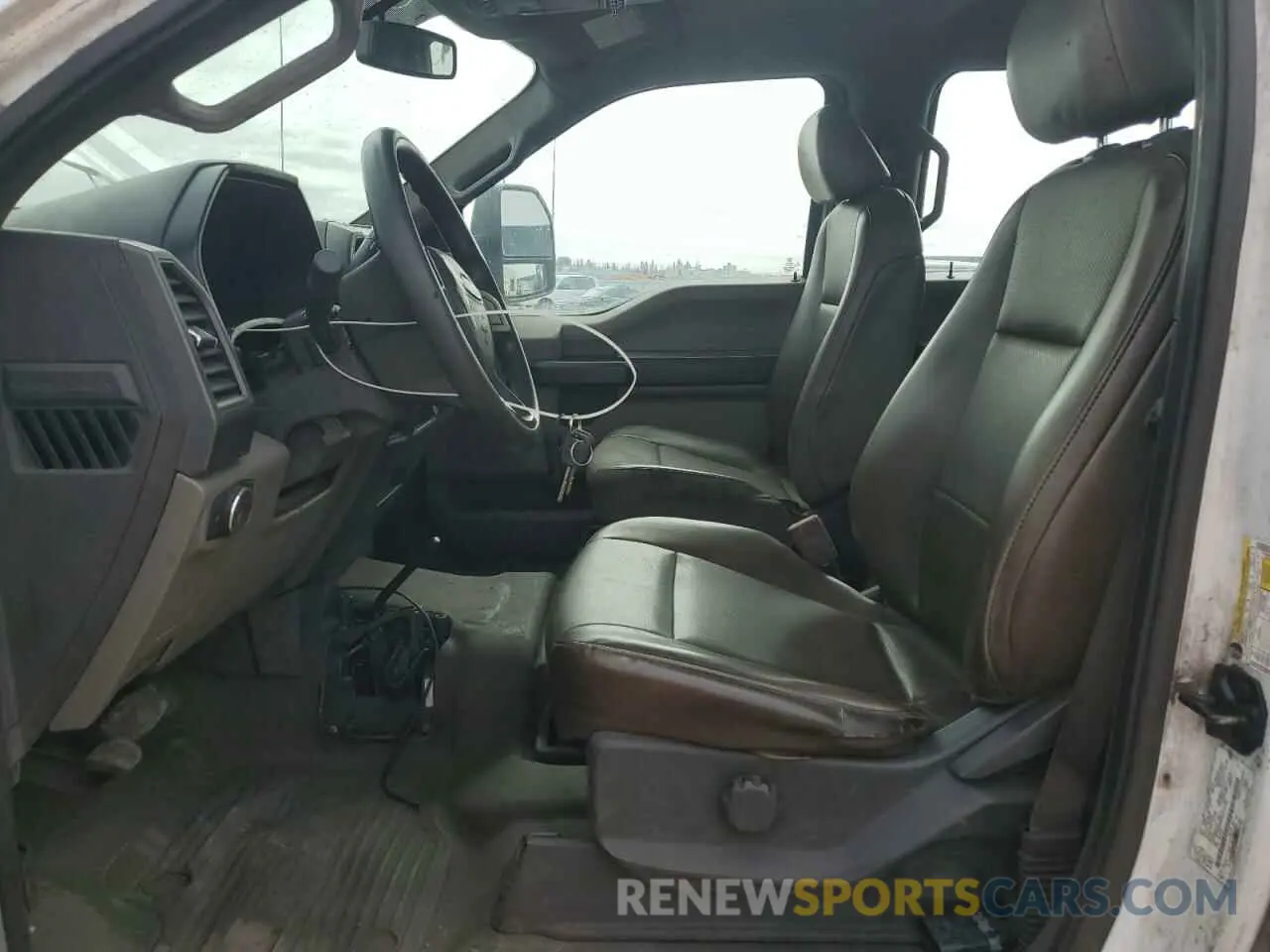 7 Photograph of a damaged car 1FT8W3B66KEC64396 FORD F350 2019