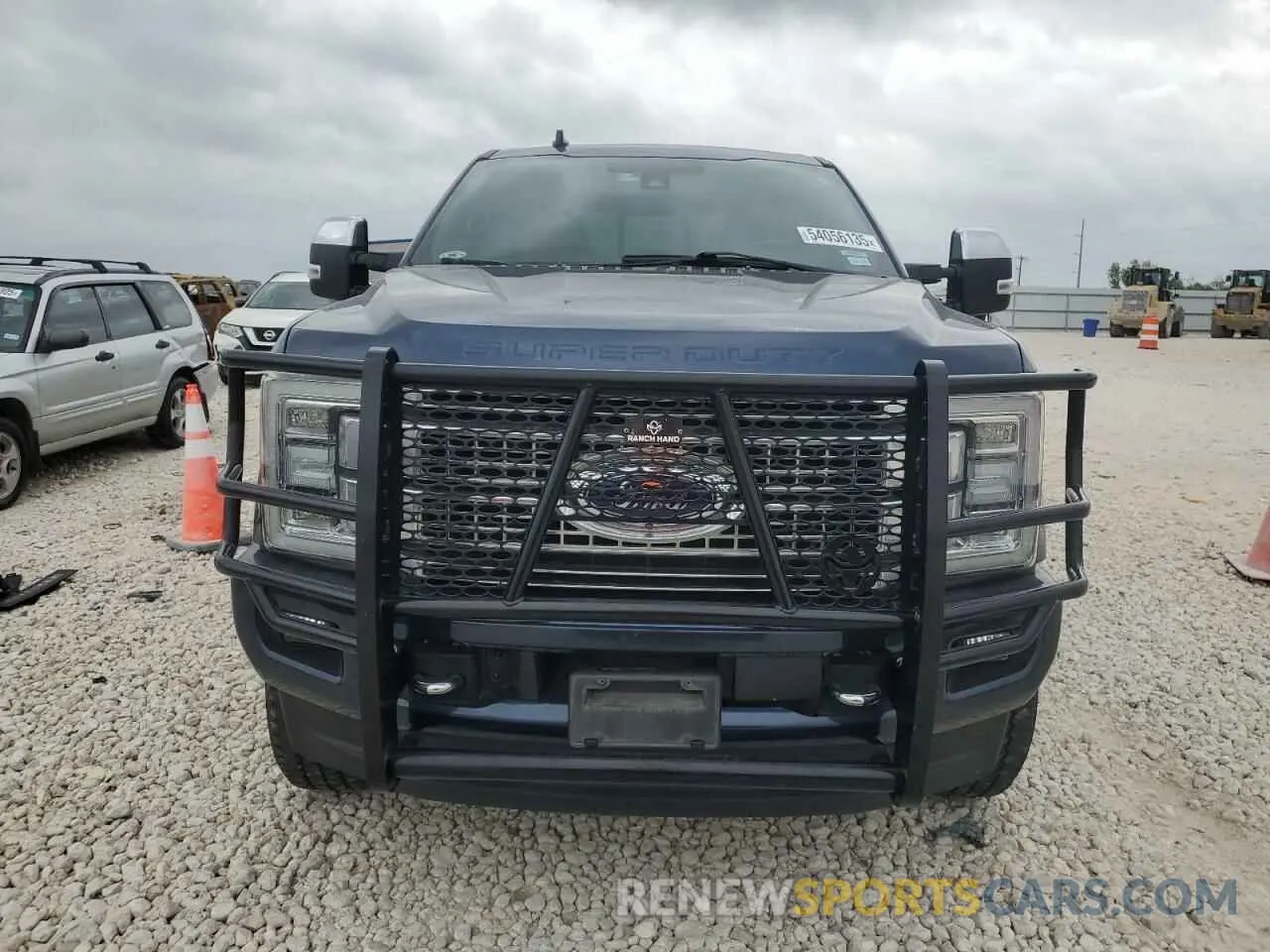 5 Photograph of a damaged car 1FT8W3BT0KEE81870 FORD F350 2019